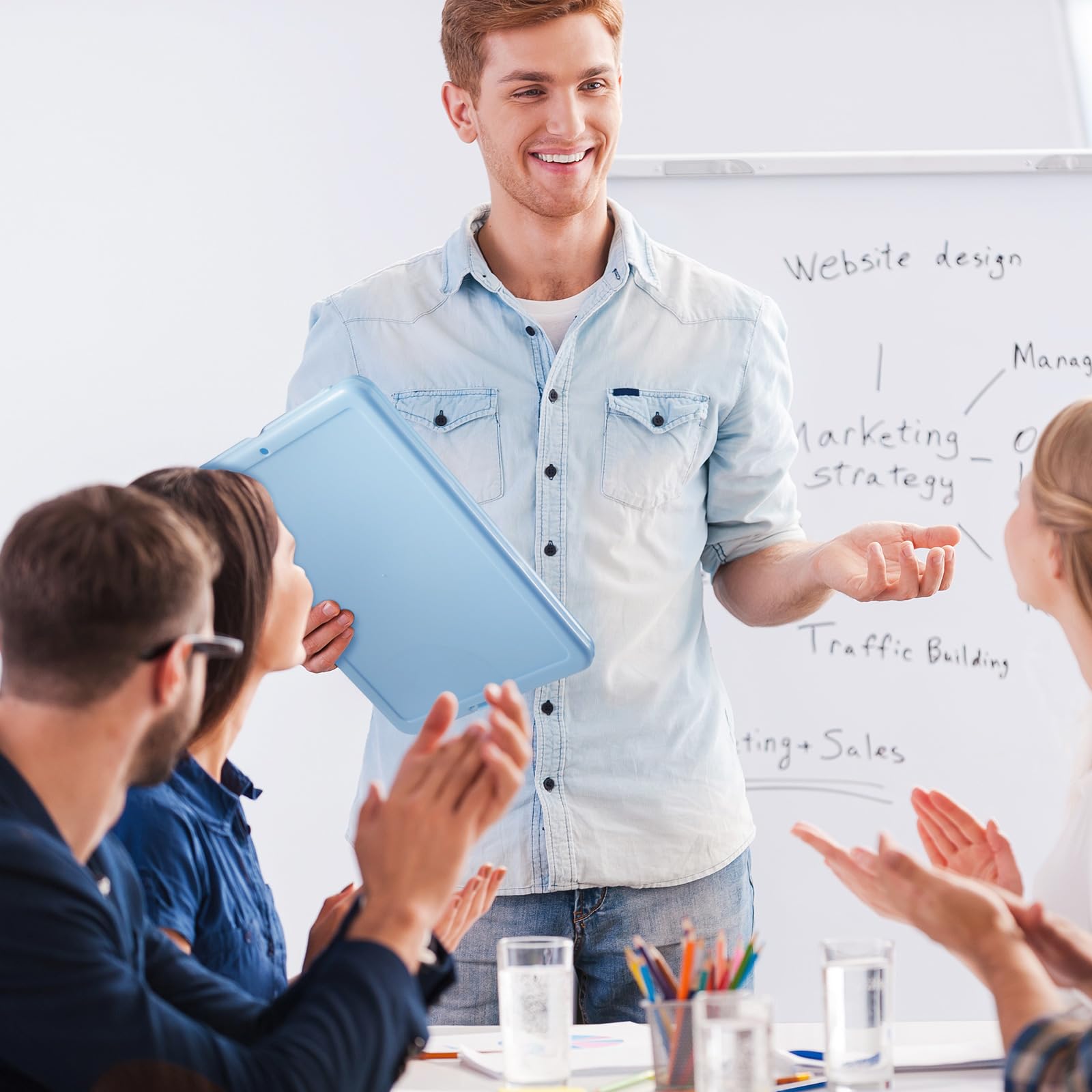 Geyoga Kunststoff-Klemmbrett mit Stifthalter, untere Öffnung, Klemmbrett mit Aufbewahrungsbox, A4-Papier, robustes Klemmbrett, sortierte Farben, Hartfaserplatten-Set für Krankenschwestern, Studenten,