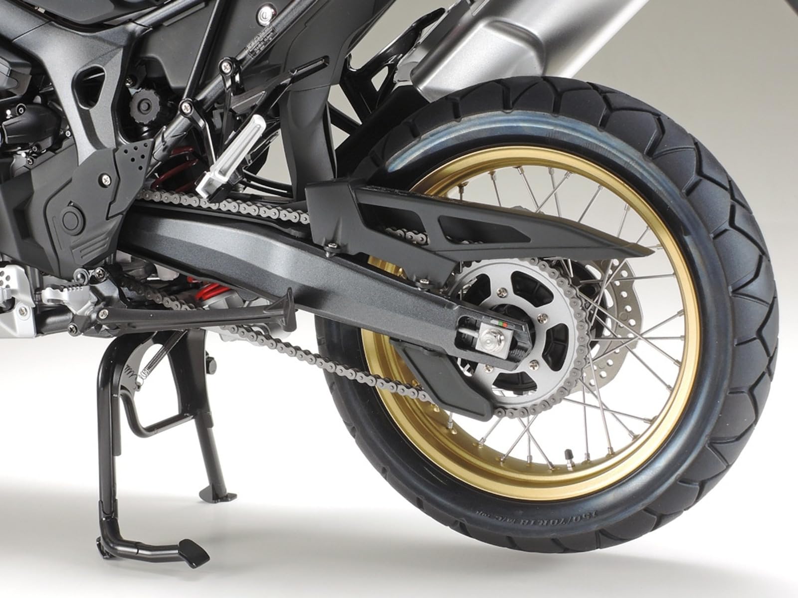 TAMIYA 1:6 Honda CRF 1000L Africa Twin Enduro - modelkit, Kit de plástico, Kit para Montar, réplica Detallada, sin Pintar
