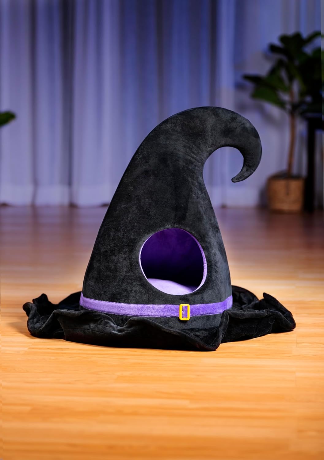 Prevue Pet Products Hazel's Haunted Witch Hat Hideaway Halloween Pet Bed