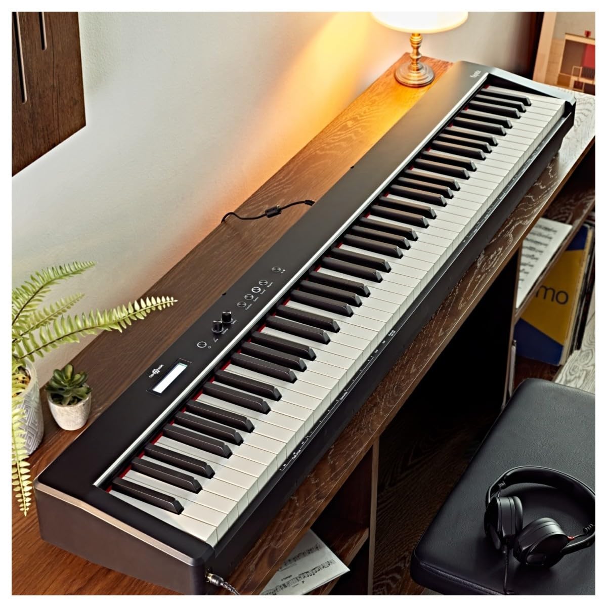 Keynote Piano Digitale Verticale Compatto con Bluetooth, Pack Sgabello | Include Sgabello Imbottito Comodo, 30 Preset DREAM, 88 Tasti Pesati, Unità 3 Pedali, Nero