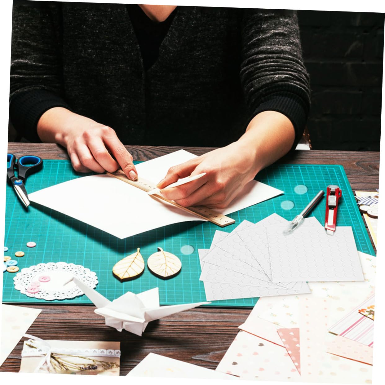 VILLCASE 800pcs Circle Adhesive Double Sided Tape Removable for Walls Double Sided Stickers for Crafts