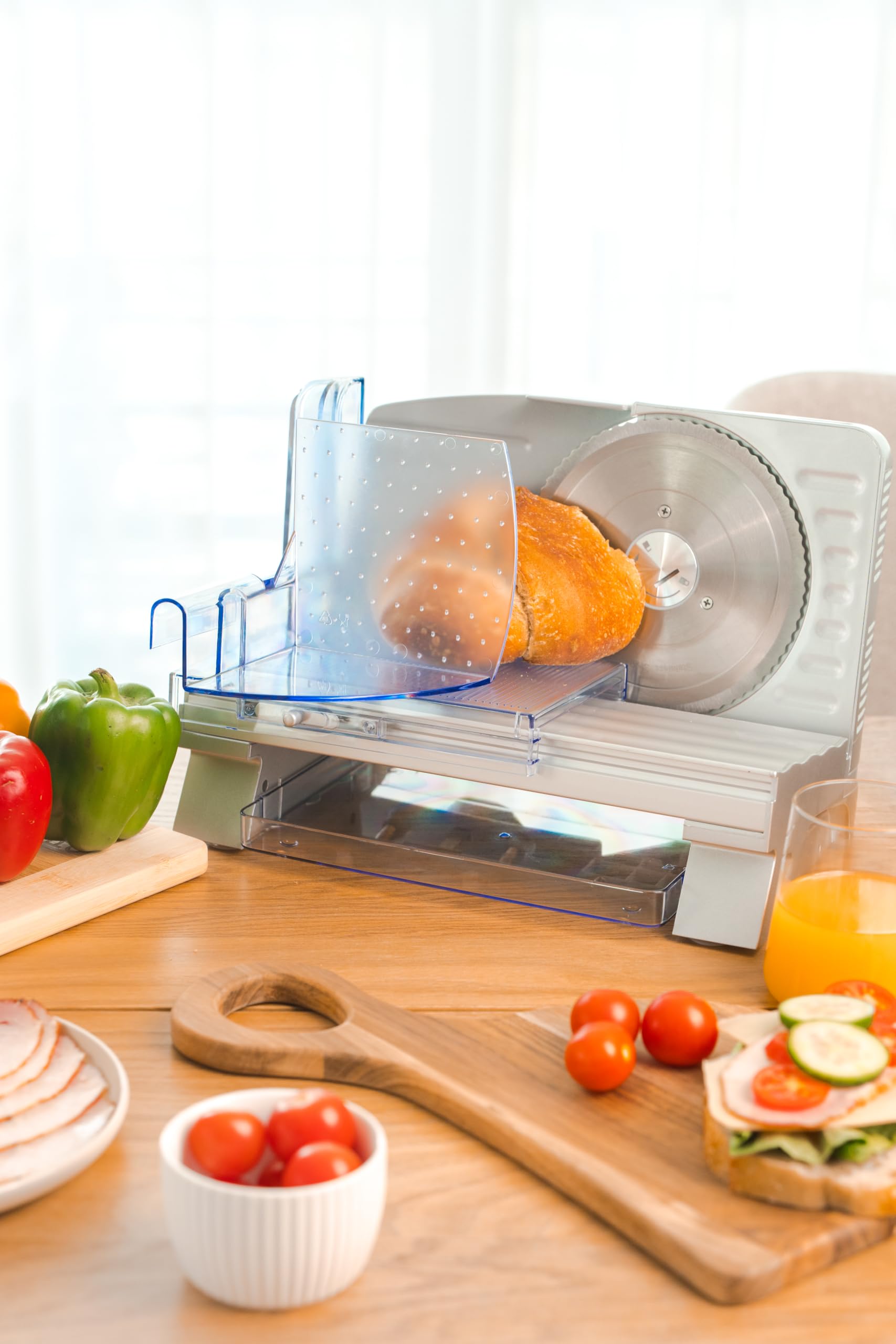 BLAUPUNKT – Allesschneider Elektrisch - Brotschneidemaschine – Aufschnittmaschine – Präzises Schneiden von Brot, Käse und Wurst, 17cm Edelstahlmesser, 0–20mm Schnittstärke, Aluminium-Basis – FMS501