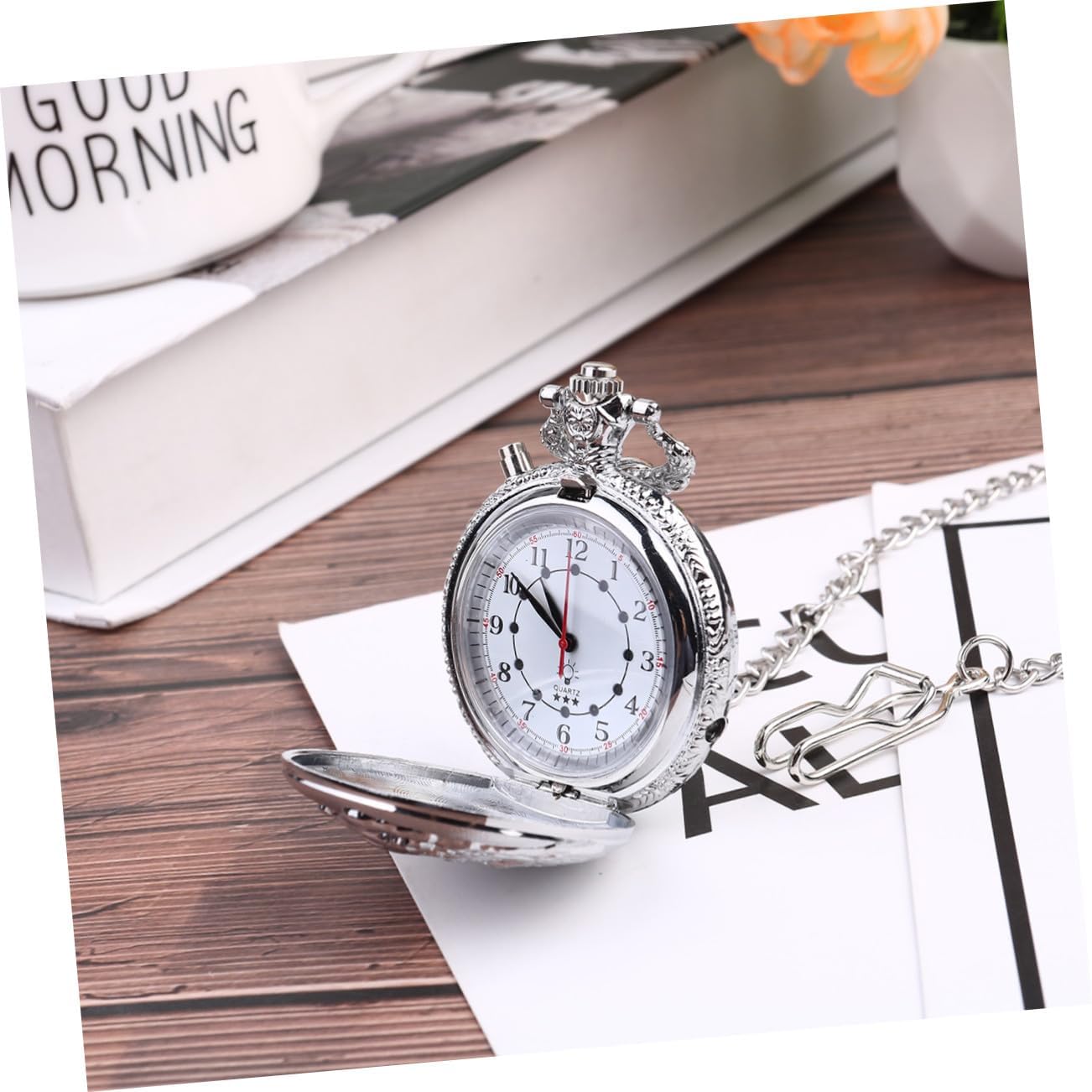 Vintage Pocket Watch with Locomotive Design Flip Cover for Men Classic Railroad-Style Timepiece Suitable for Clothing Decoration and Giving
