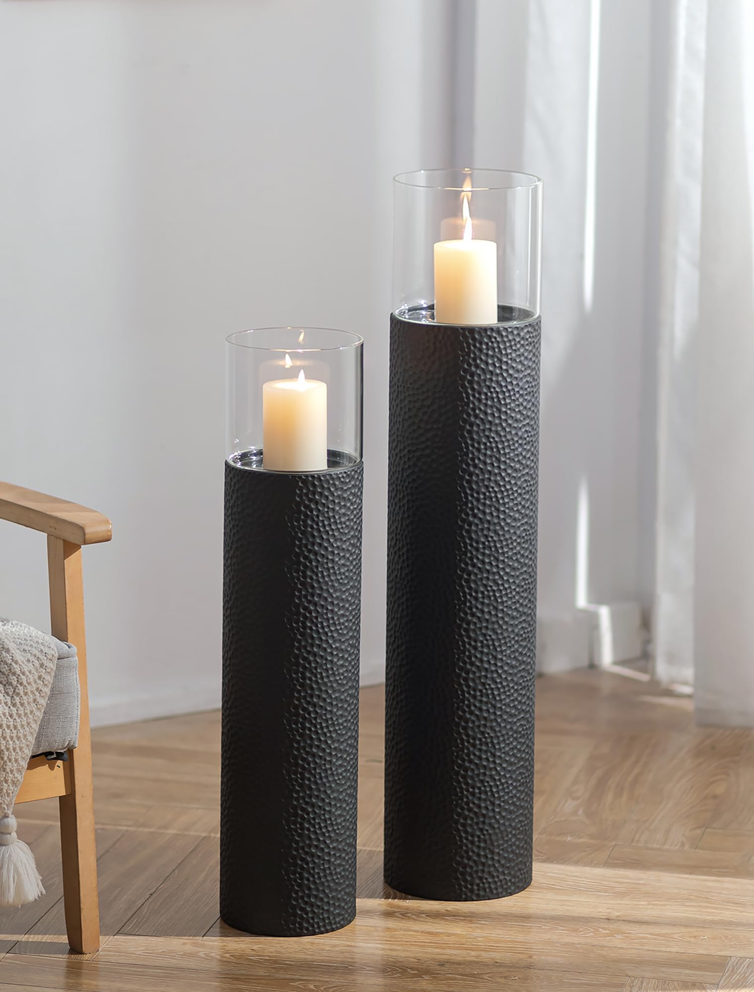 Sziqiqi Floor Standing Candle Holders: Hurricane Pillar Candle Holders Set of 2 for Home Decor - 85/70 cm Black Cylinder Candle Stand as Large Floor Ornaments for Living Room Fireplace Outdoor
