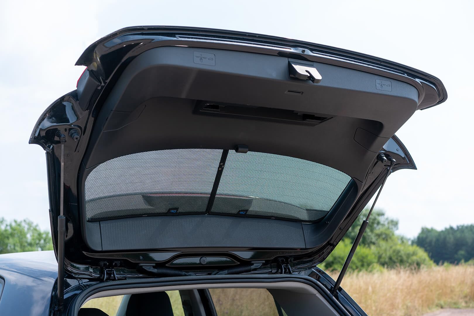 CAR SHADES zestaw kompatybilny z Volkswagen Golf VIII 5-drzwiowy 2020- (4-częściowy) - niestandardowe osłony przeciwsłoneczne do samochodów