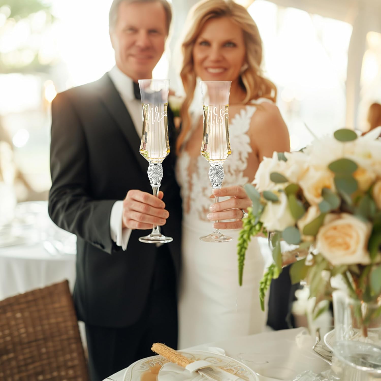 Wedding Cake Knife and Server Set, 6 Pieces Mr and Mrs Champagne Flutes Glasses and Cake Cutting Set for Wedding, Bridal Shower Gifts, Engagement Gifts for Couples