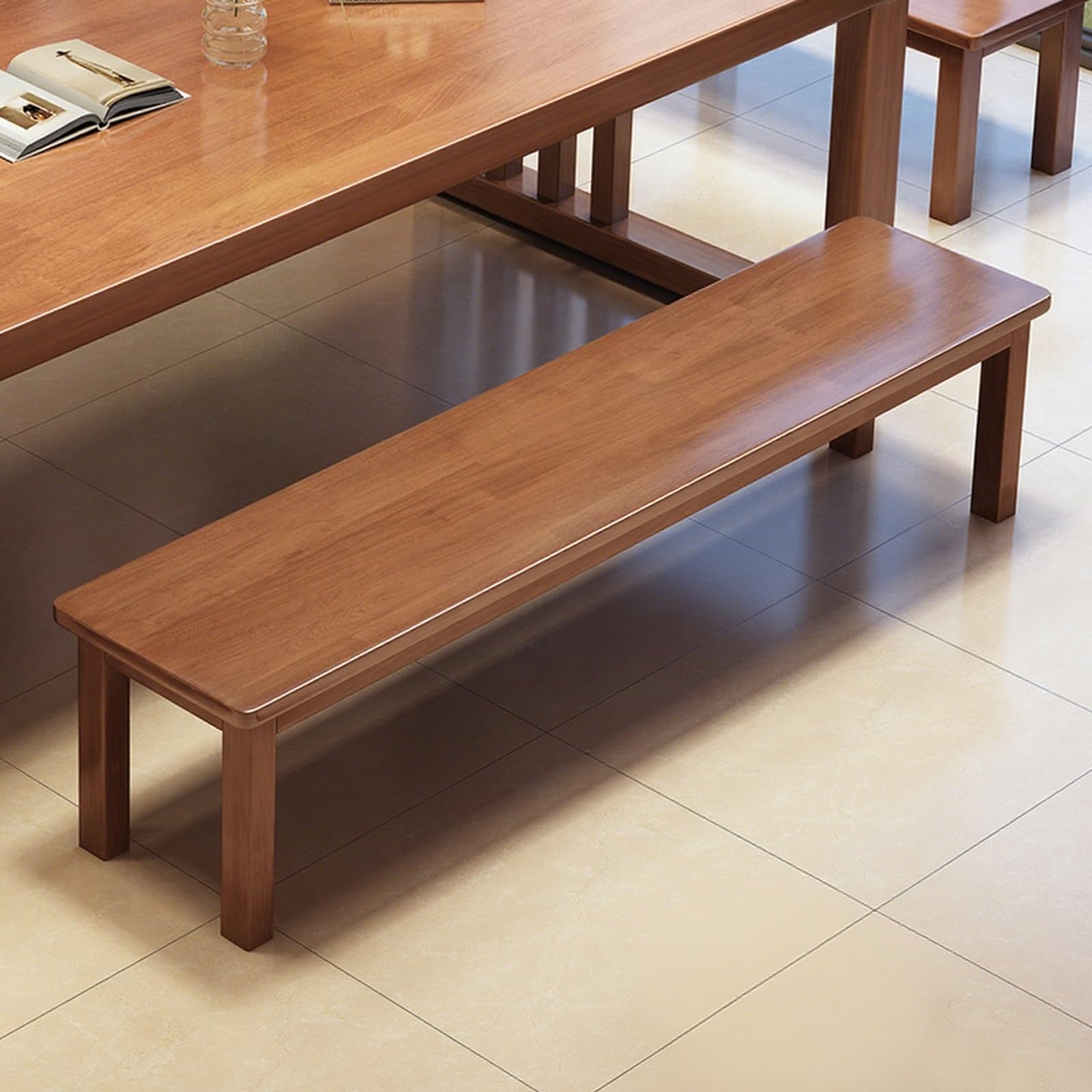 Banc rustique en bois pour s'asseoir confortablement et ranger les chaussures