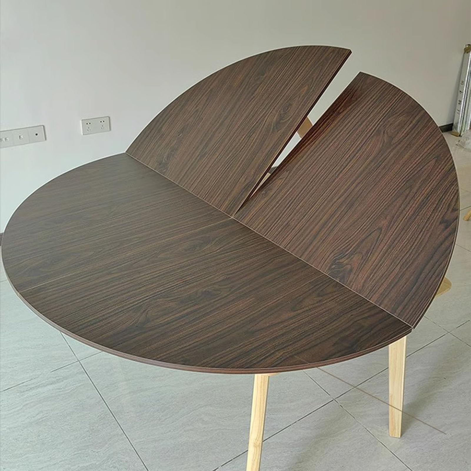 Mesa redonda para catering y eventos, diseño plegable para un fácil almacenamiento y transporte