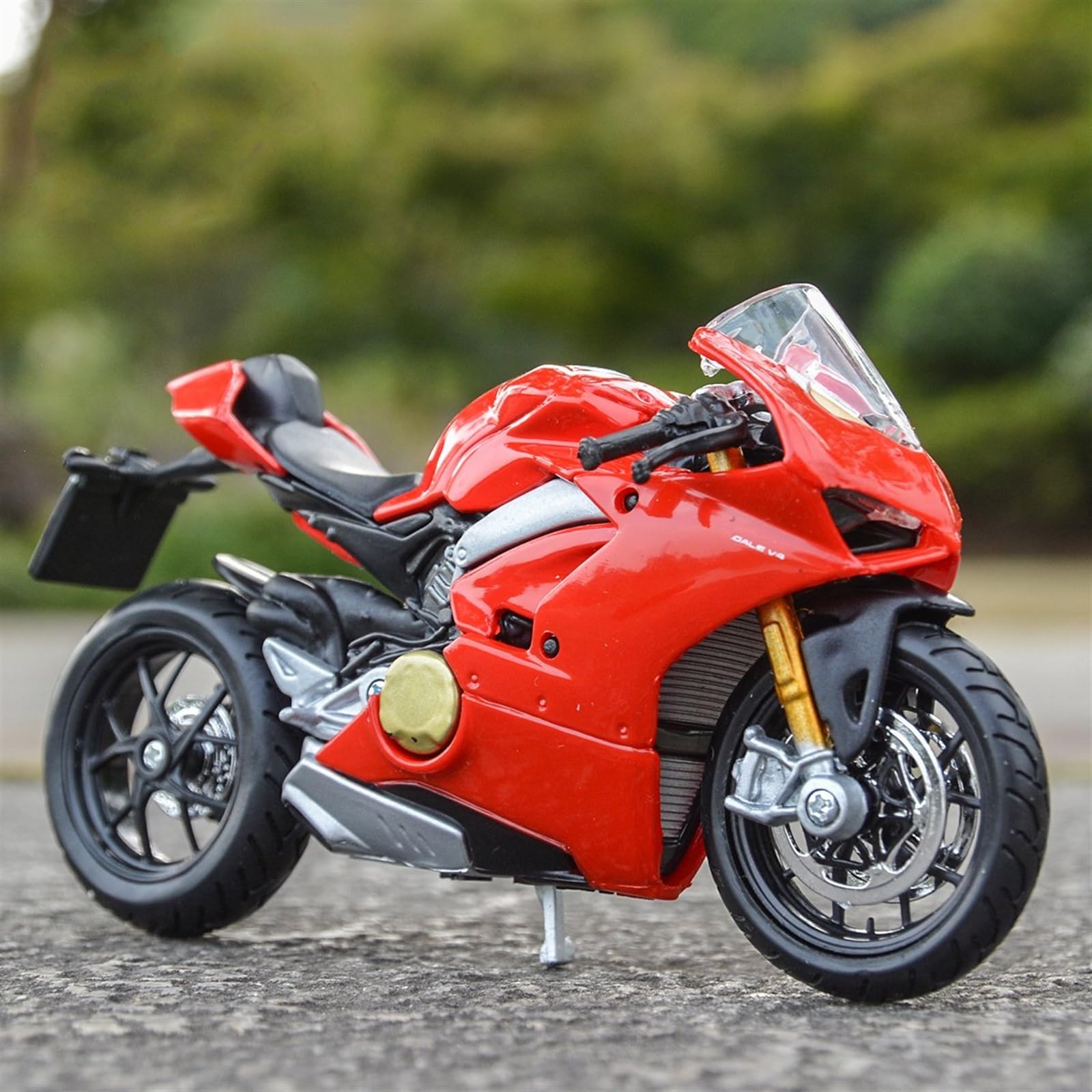 Amazon.co.jp: バイクスケールモデル 1/18 に適合するドゥカティ