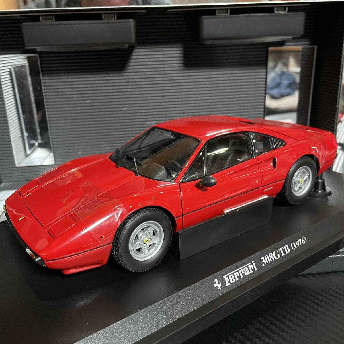 京商 1/18 フェラーリ 308GTB