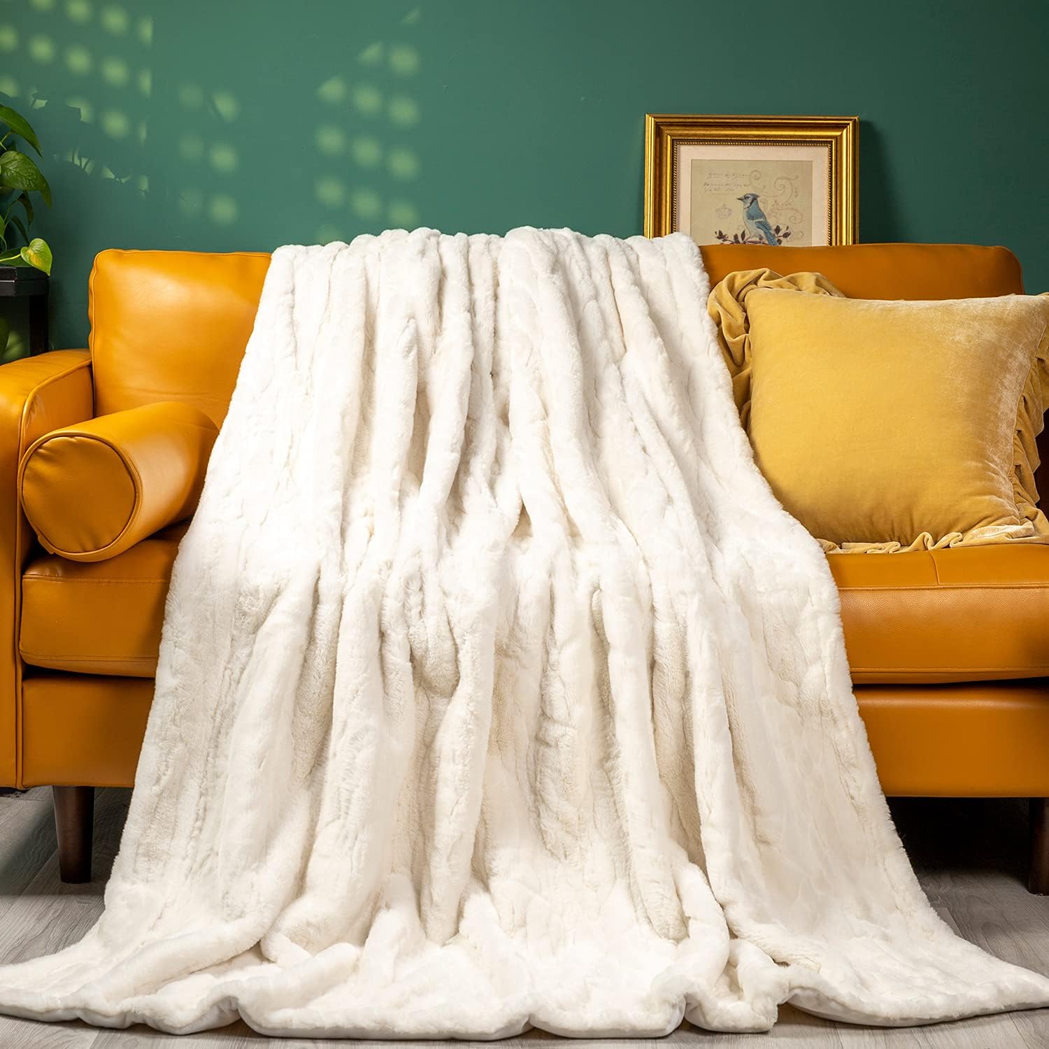 Luxury Faux Fur Oversized Throw Blanket with Plush Velvet