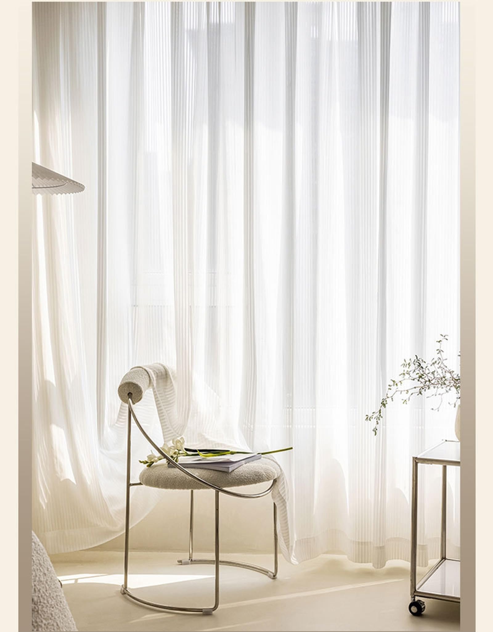Rideau salon semi transparent gaze blanche pour filtrer la lumiere