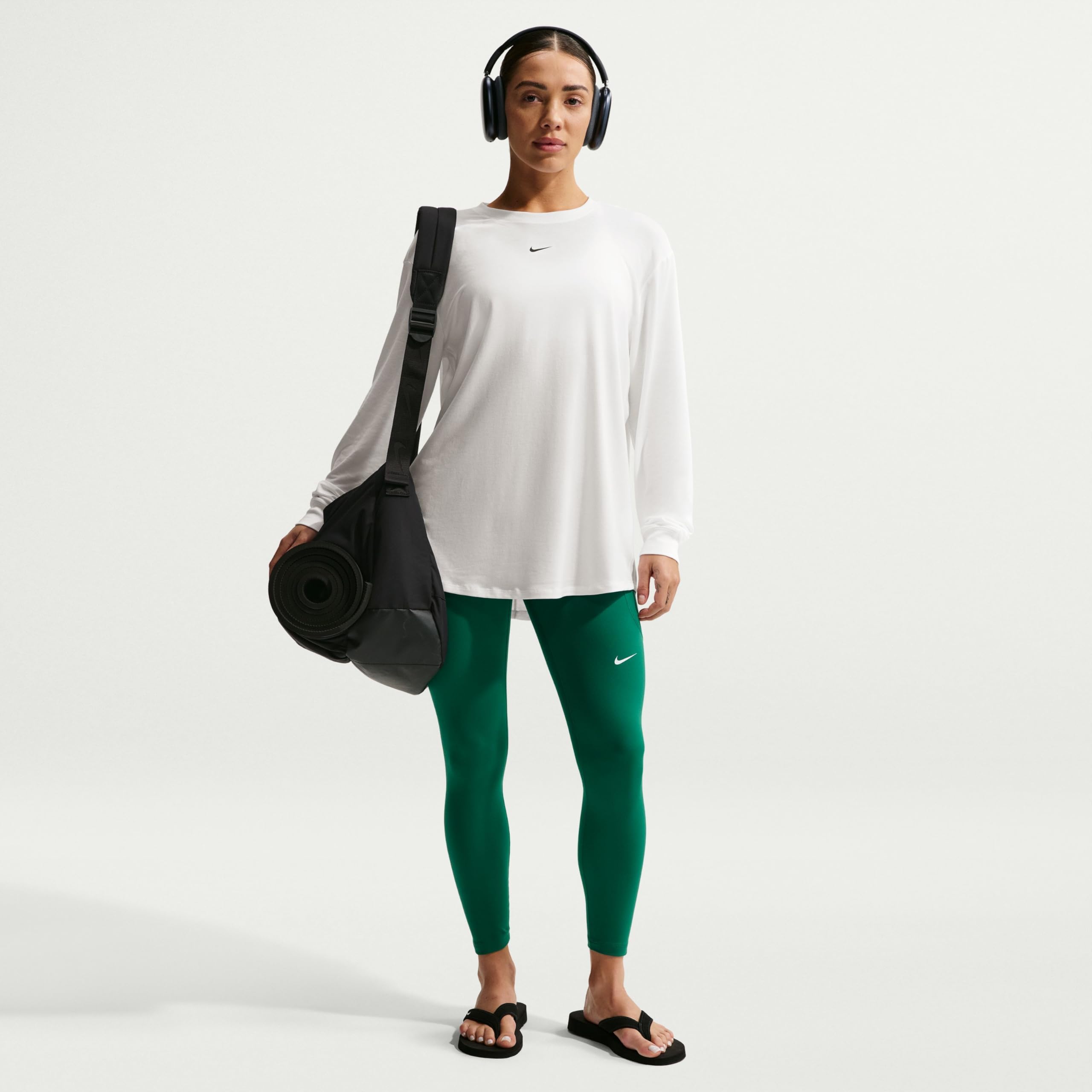 Nike One Relaxed Dri-FIT FN2817 T-Shirt à Manches Longues pour Femme
