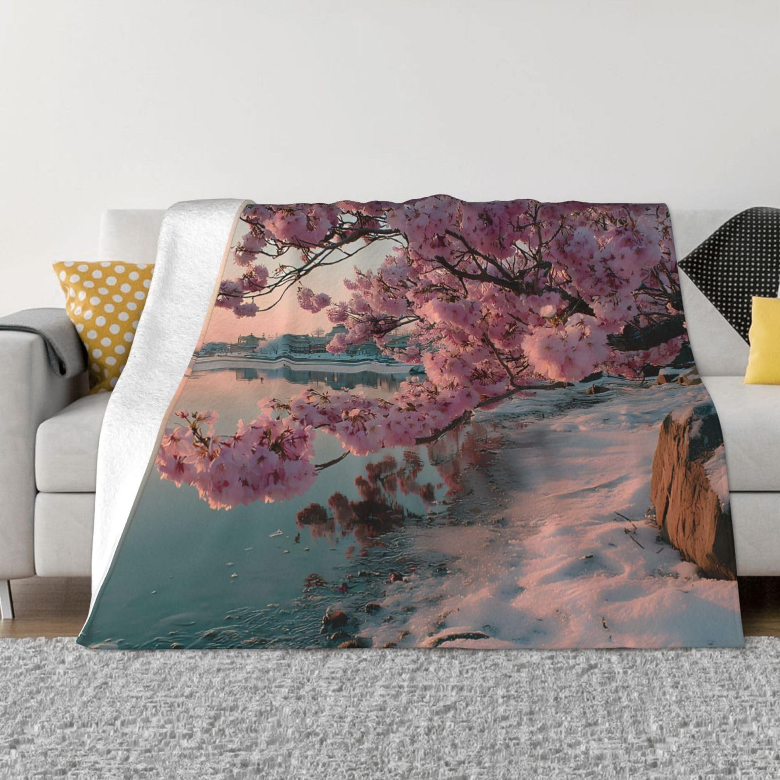 Manta de viaje portátil de 80 x 60 pulgadas, suave, resistente a las arrugas, plegable, exquisito estampado de flores de cerezo junto al río
