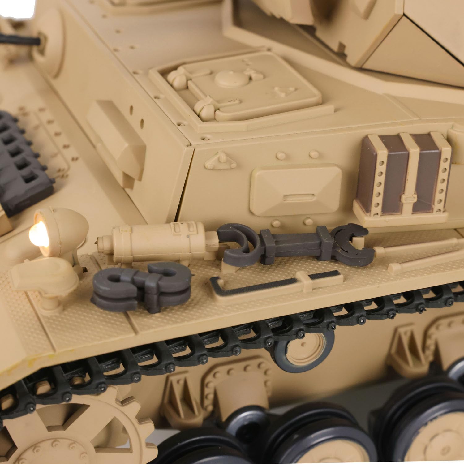 Tanque Heng Long 1/16 Panzer IV RC - Mando a distancia 2,4 G BB Shooting Airsoft Tank modelo 3858-360° rotación torre, generador equipado, vehículo militar de plástico acabado