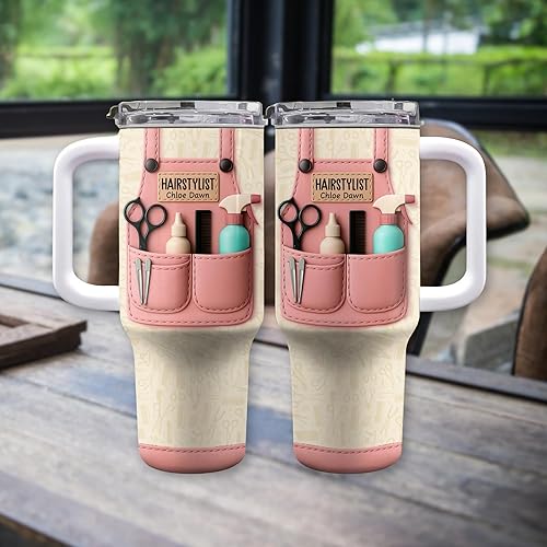 Vista 4 de Vaso para estilista con tijeras, secador de pelo, peine, vaso personalizado de 40 onzas, regalo para estilistas, regalo de Navidad para estilistas