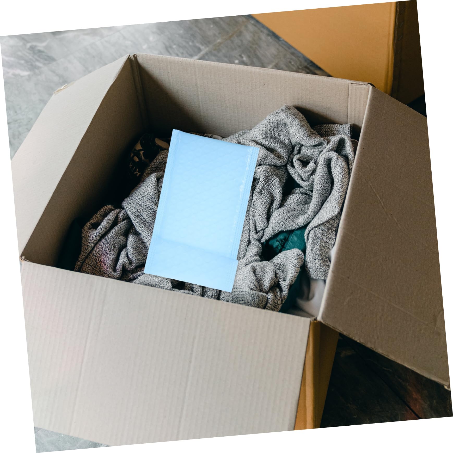Buste per Spedizione Pe 100 Pezzi Chiusura Adesiva | Abiti e Articoli Quotidiani, Tenuta Sigillante, Design Unico, Formato Pratico per Invii Multipli