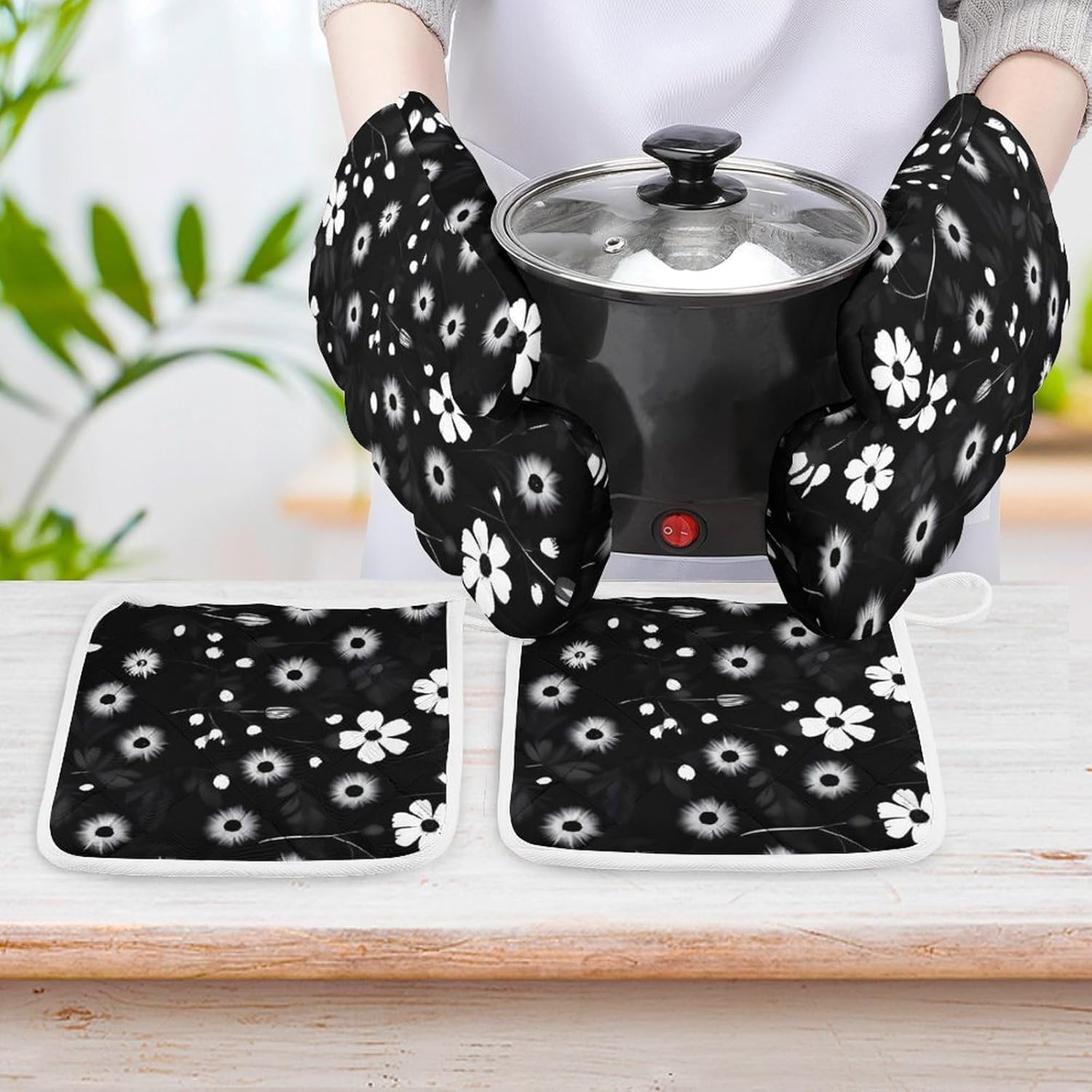 Oven Mitts Pot Holders Kitchen Black and White Floral Print Heat Resistant Oven Glove for Baking and Cooking