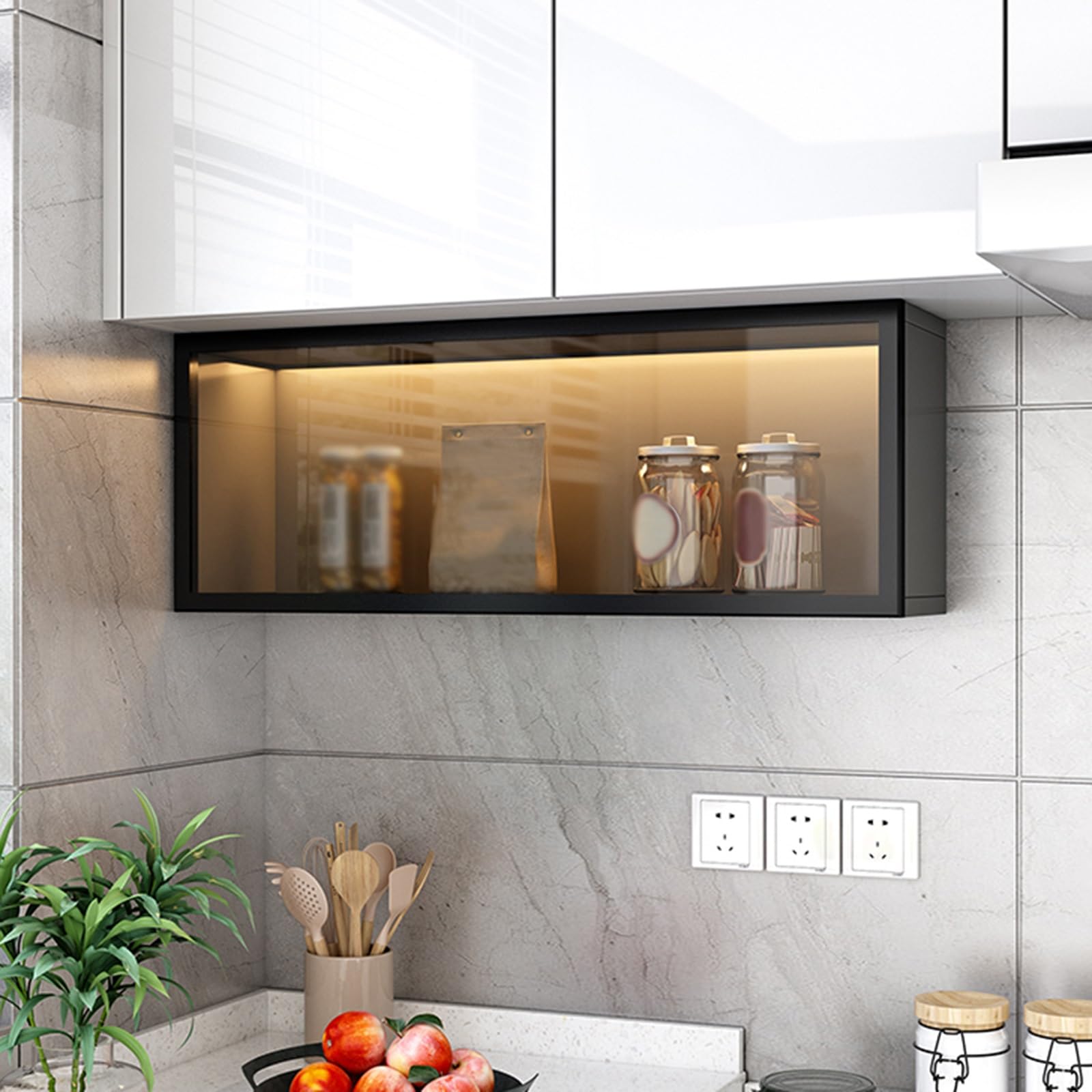 Vitrina de pared de cristal para solucionar la falta de espacio en cocinas pequeñas
