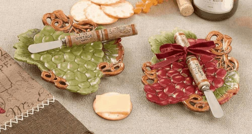 Grasslands Road In Vino Veritas - Grape Plate with Spreader - 469481 (Red Grapes)