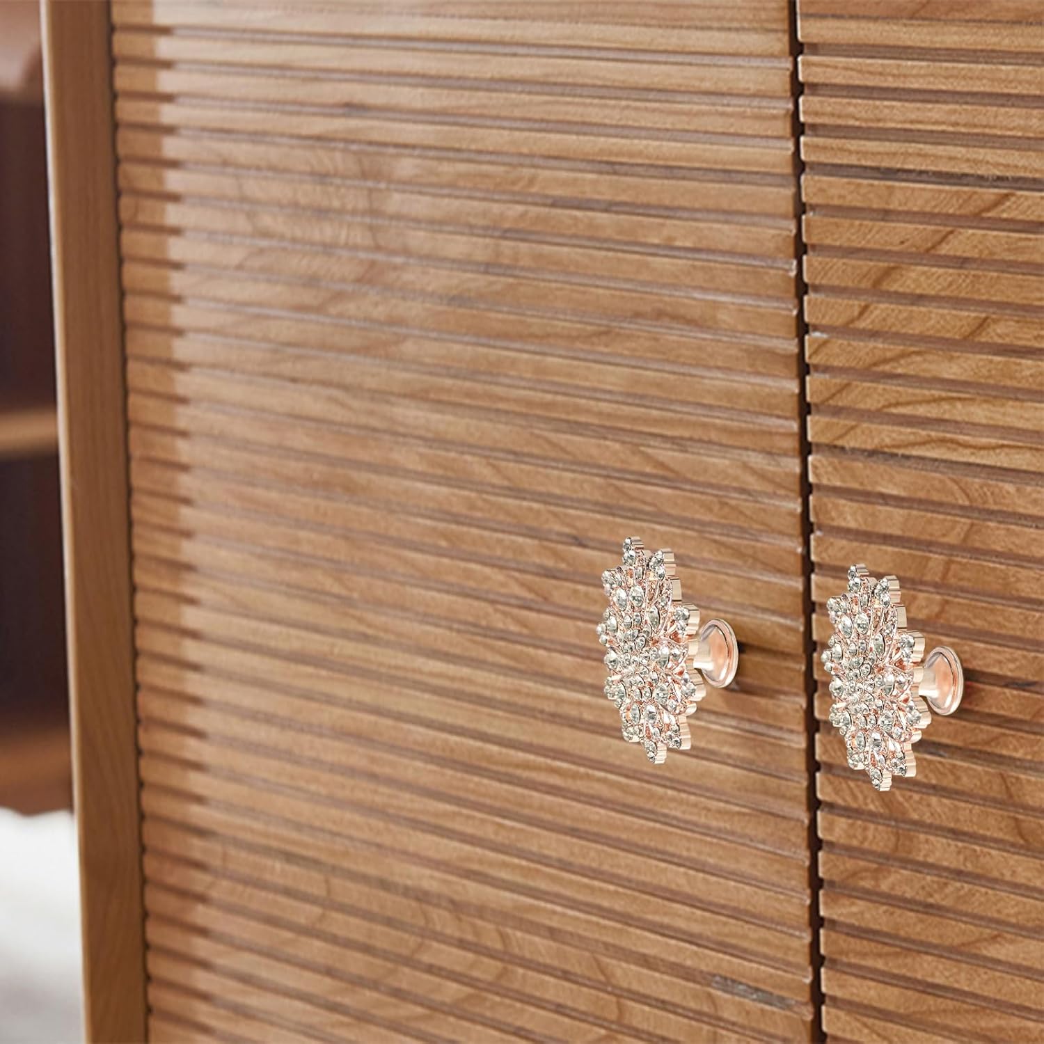 4 Pieces Flower Shape Cabinet Knobs, Decorative Crystal Glass Single Hole Pull Handles for Closet Drawer Wardrobe Living Room Bedroom Bathroom Kitchen with Screw (Rose Gold) - Image 7