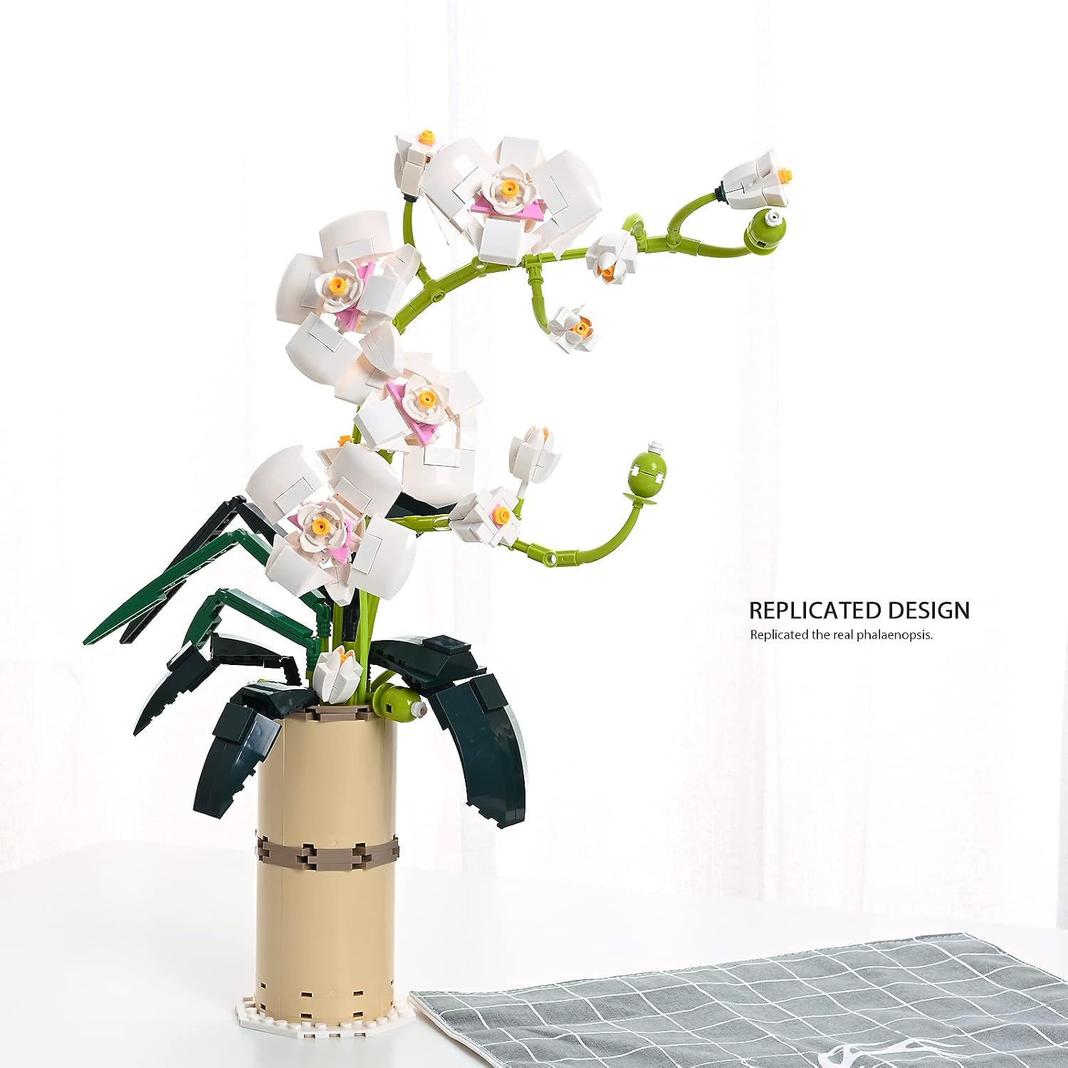 Close-up of the replicated design of the Nifeliz Phalaenopsis Flowers Bouquet