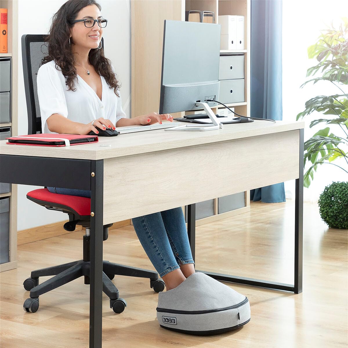InnovaGoods® Masajeador shiatsu térmico 2 en 1 Futsa, masajea la espalda y el cuello de forma profunda y relajante, con función térmica y diseño de masajeador, ideal para el hogar y la oficina