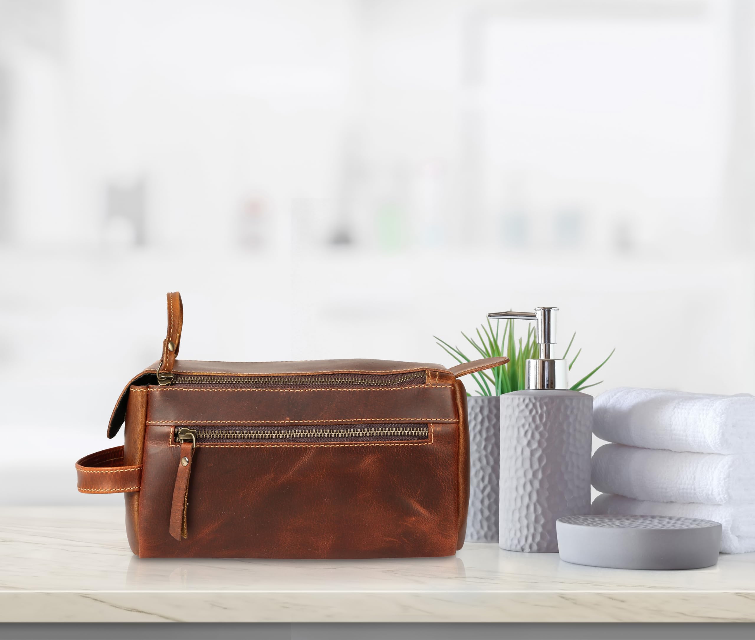 KomalC Neceser de piel de búfalo de alta calidad para hombres y mujeres con forro resistente al agua, bolsa de viaje de aseo, bolsa de aseo unisex para artículos de tocador, regalos para hombres y