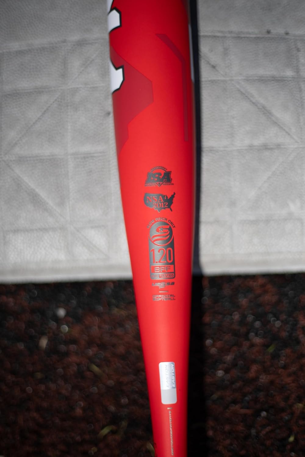 Easton | 2025 | Alpha Slowpitch Softball Bat | USSSA | Balanced 1-Piece | 13" Barrel