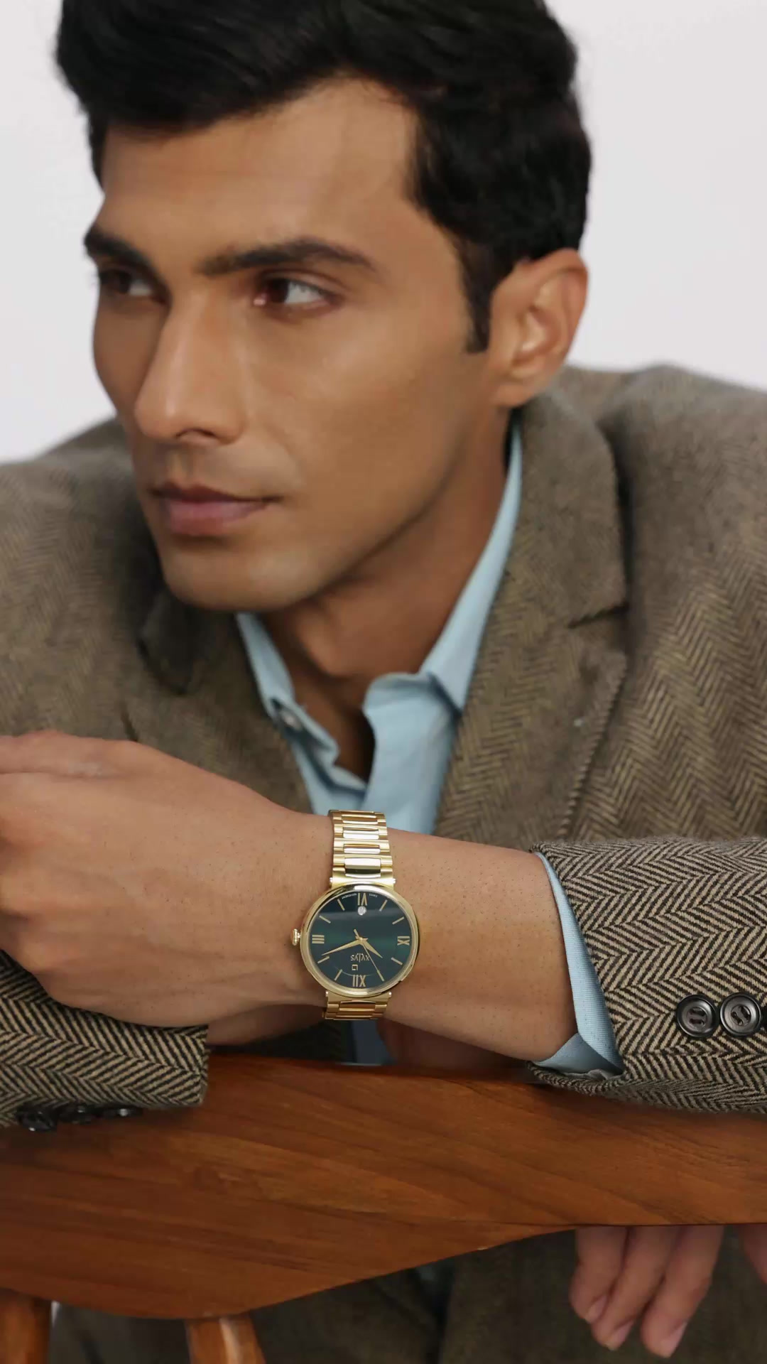 Xylys Quartz Analog with Date Green Dial Golden Stainless Steel
