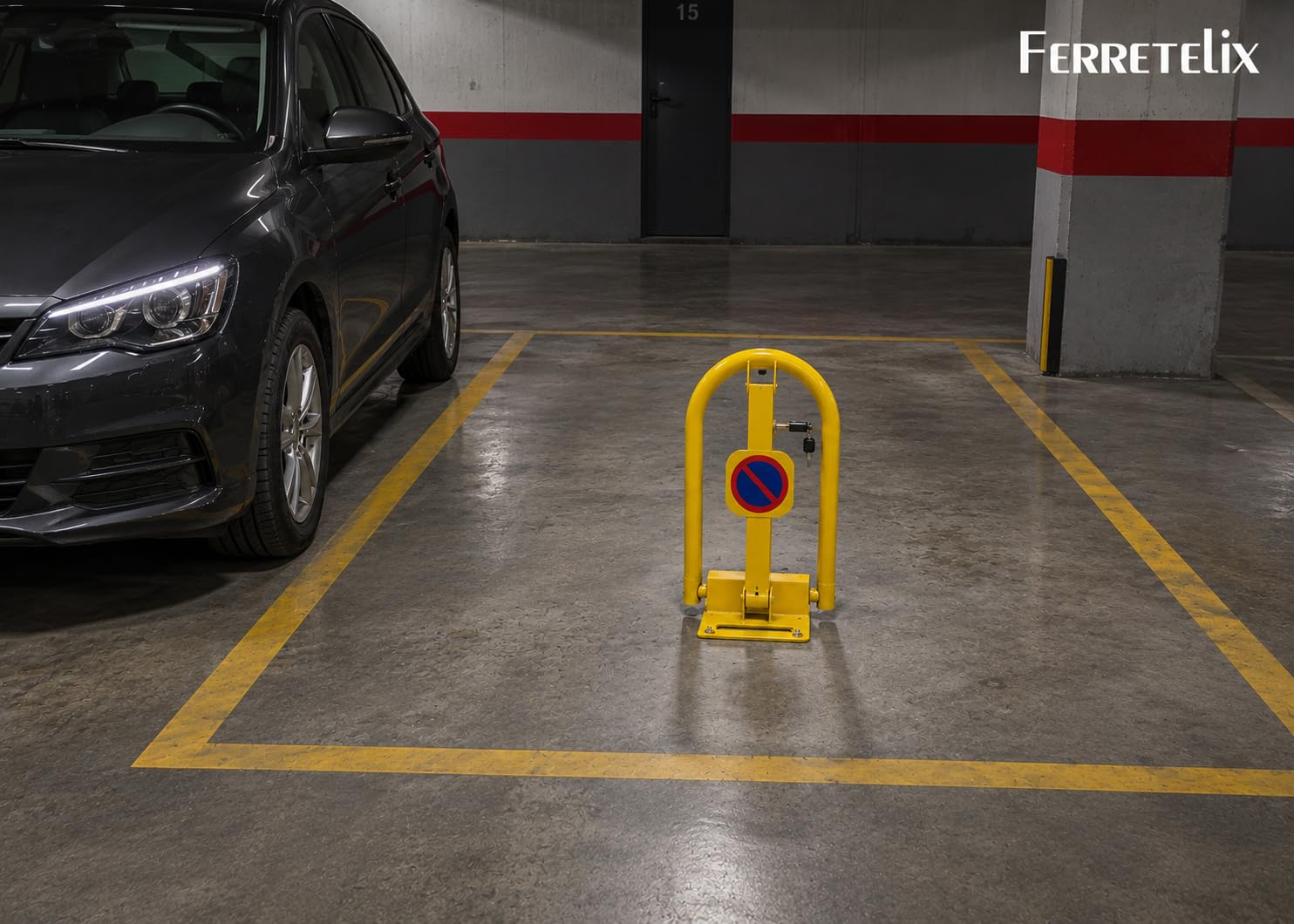 Ferretelix® Barrera de Parking Abatible con Cerradura – Cepo Parking Amarillo para Plaza de Garaje Privada – Valla de Aparcamiento Antirrobo con Llave – 50 cm x 30 cm x 23 cm