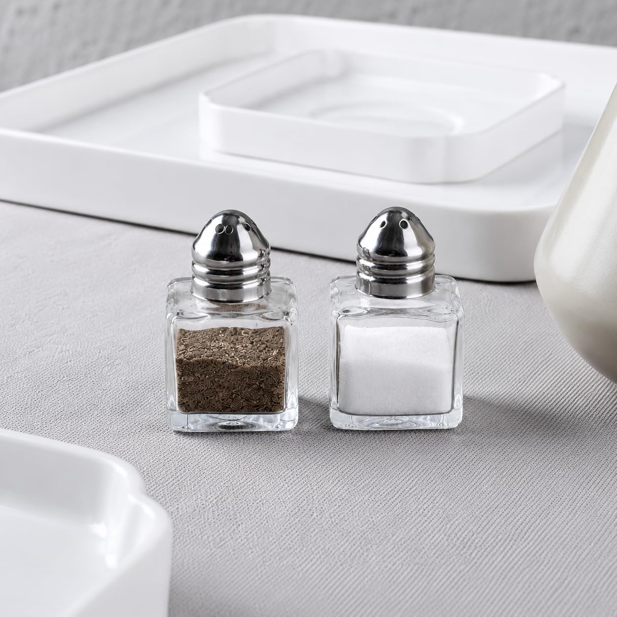 ADAPTOLL Mini Cam Tuzluk Biberlik Seti Kare Baharatlık Paslanmaz Çelik Kapaklı Şeffaf Cam Sofra Tuzluk Baharat Kabı Modern Dekoratif Tuzluk Biberlik Takımı (4)