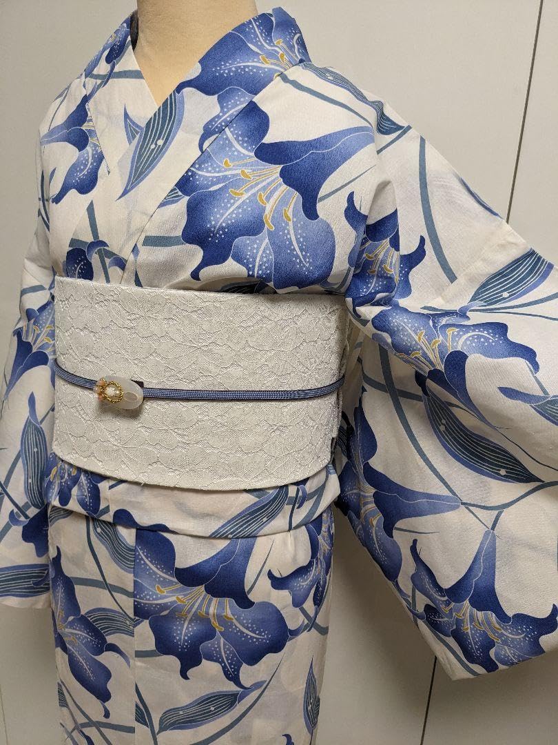 浴衣　ゆかた Mサイズ　ユカタ 綿100%　白✖️ネイビー 花 浴衣単品販売 M 浴衣 ゆかた Mサイズ ユカタ 綿100% 白✖️ネイビー 花 浴衣単品