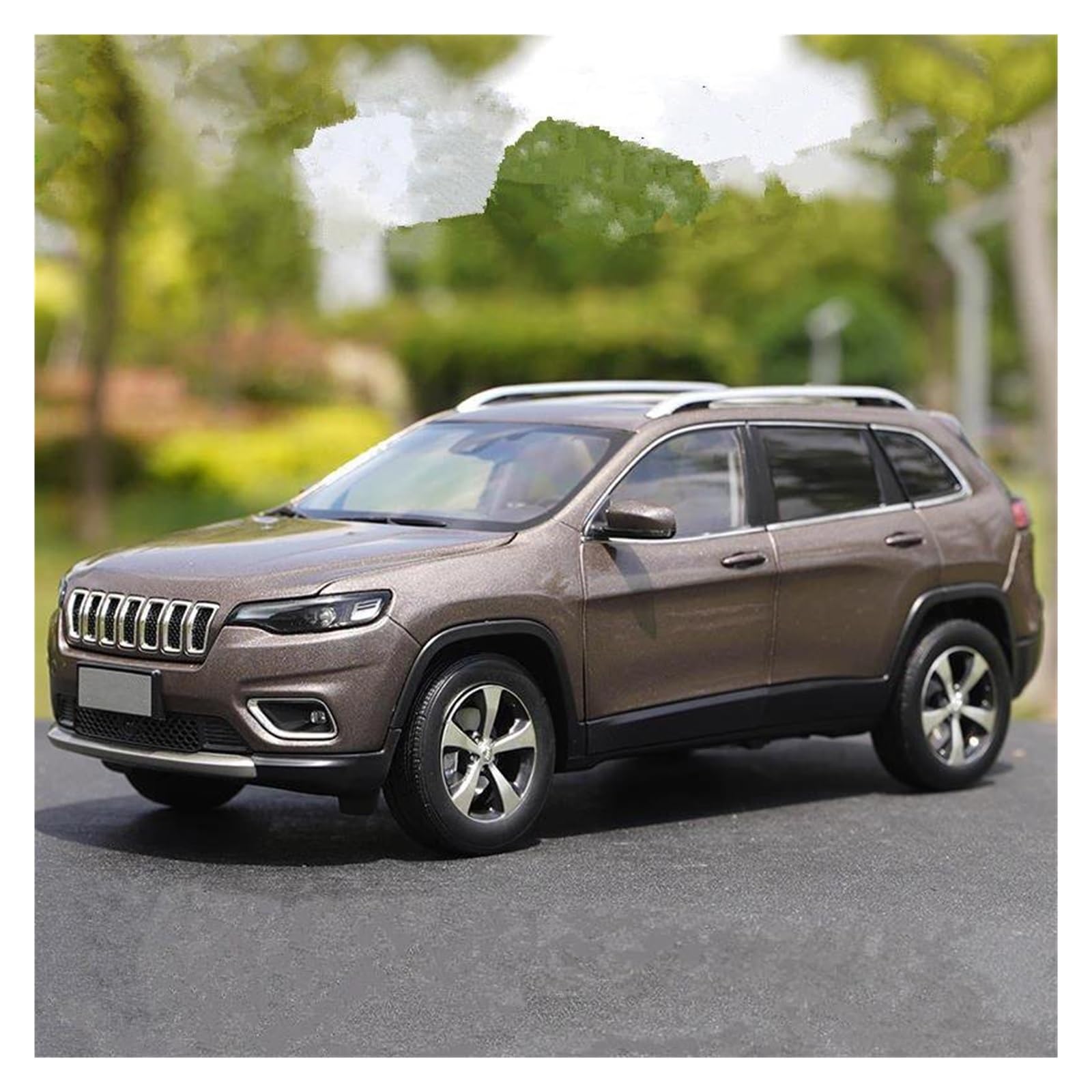 UIFCOG Die Cast Collectible Car Model 1:18 For Cherokee SUV Alloy Diecasts Model Vehicles Ornaments(Brown)