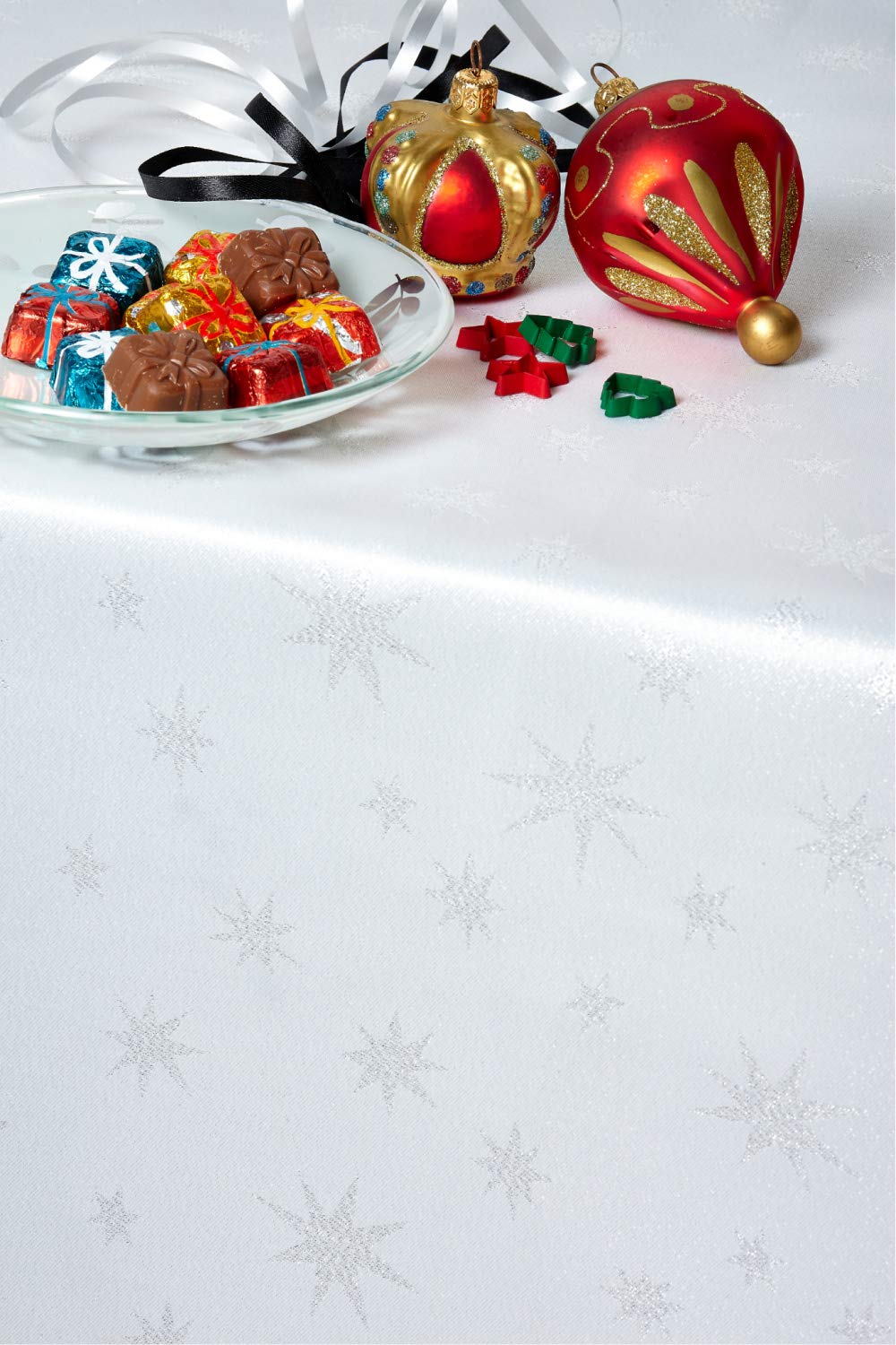 Diana Cowpe White Christmas Seasonal Star Pattern Tablecloth Metallic Silver Stars Xmas Dinner Table (137Cm X 137Cm (54" X 54") Square)