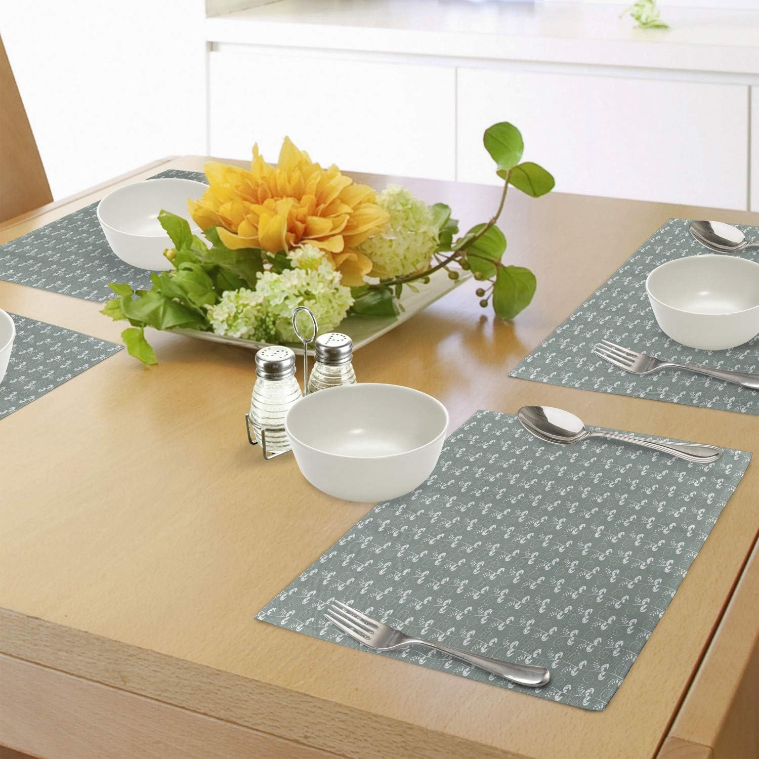 Ambesonne Green Place Mats Set of 4, Victorian Style Swirled Branches Twings Blooms Artwork Print, Washable Fabric Placemats for Dining Room Kitchen Table Decor, Pale Sage Green White