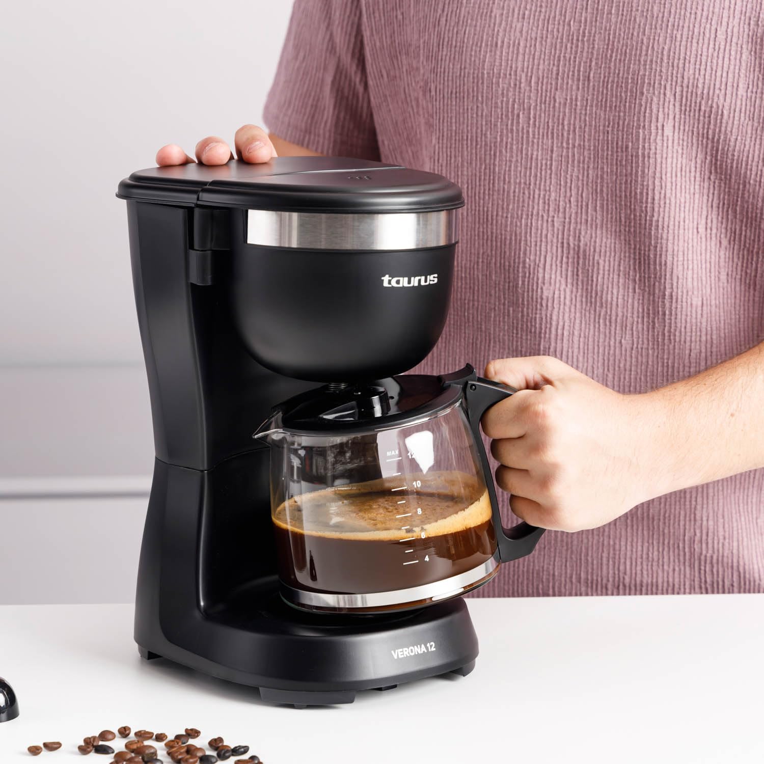 Taurus - Cafetière filtre Verona 12 + 680 W | Capacité 1,25 L, 12 tasses | Filtre permanent lavable | Bec anti-goutte | Sans BPA | Arrêt auto | Compacte | Noir