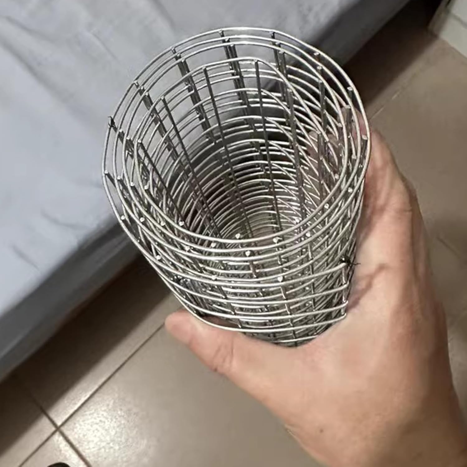Grille Métallique Maille Toile INOX, Jardin d'oiseaux en Grillage Câblé, Trou de Maille 10mm Maille Décorative DIY Écran de Grillage d'acier Inoxydable (0.5x10M/1.6x32.8FT)