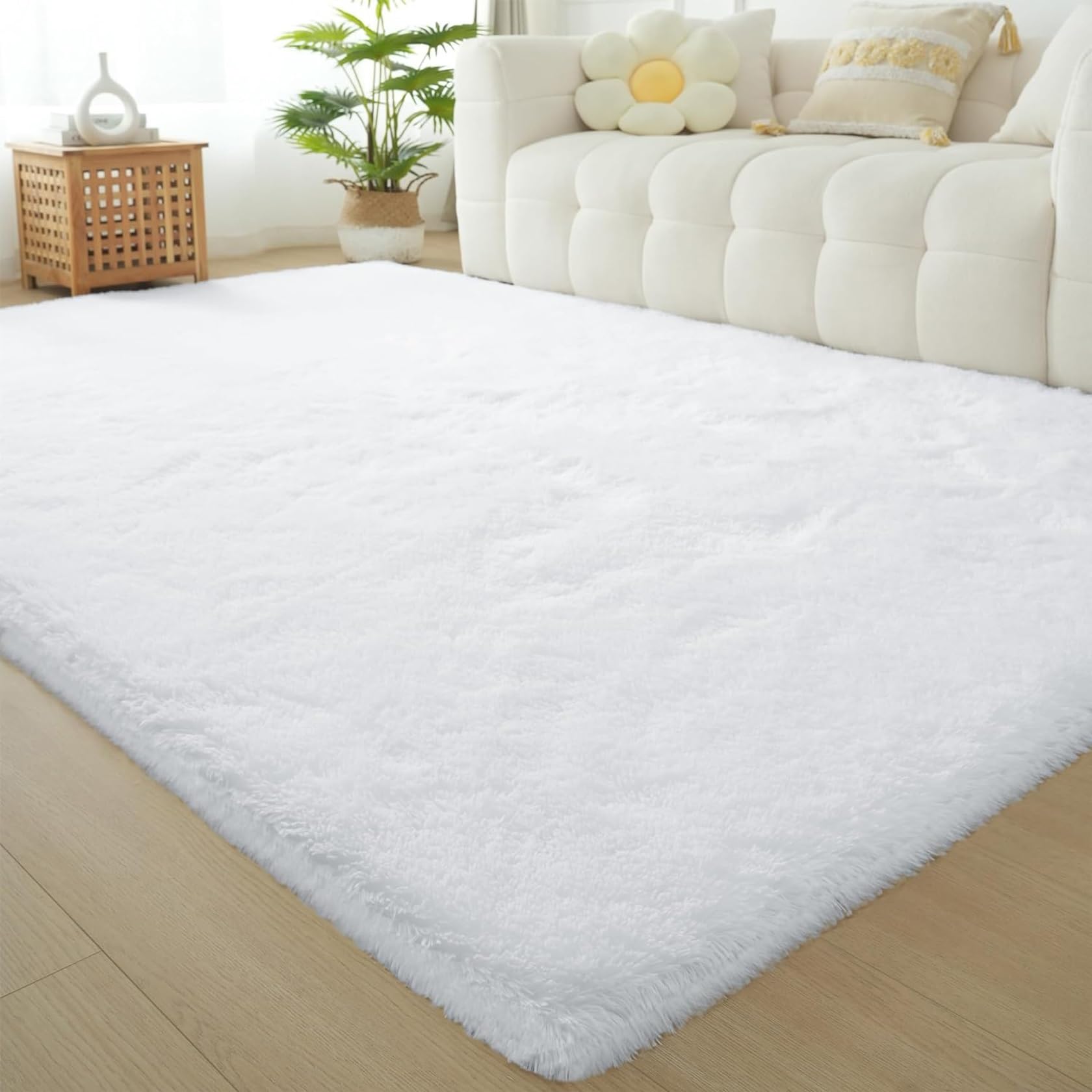 Tapis doux antidérapant en fourrure blanche à poils courts pour chambre à coucher moderne