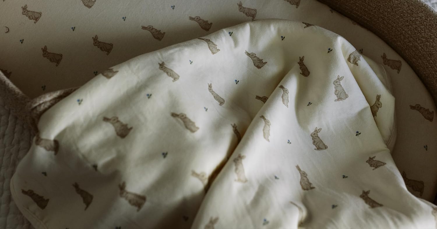 Oilo Convertible Moses Basket Sheet & Small Changing Pad Cover, Organic Cotton Jersey, Soft & Breathable, Snug Stretch Fit, Machine Washable, Fits 15"x28" Pads, Bunny