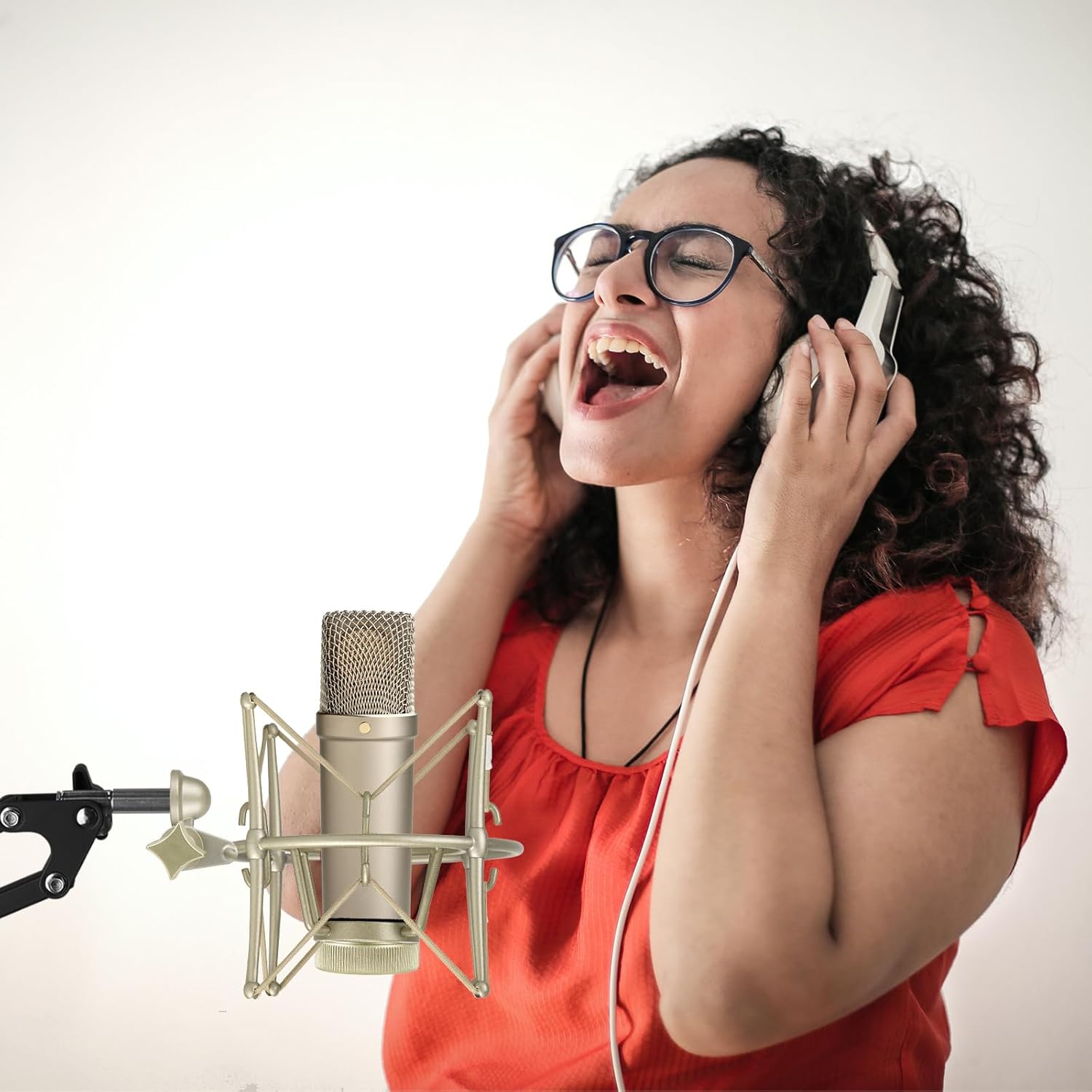 GEEKRIA for Creators Microphone Shock Mount Compatible with Rode NT1-A, NT2-A, NT1000, NT2000, NTK, K2, Mic Anti-Vibration Suspension Adapter Clamp Mic Holder Clip (Champagne/Metal)