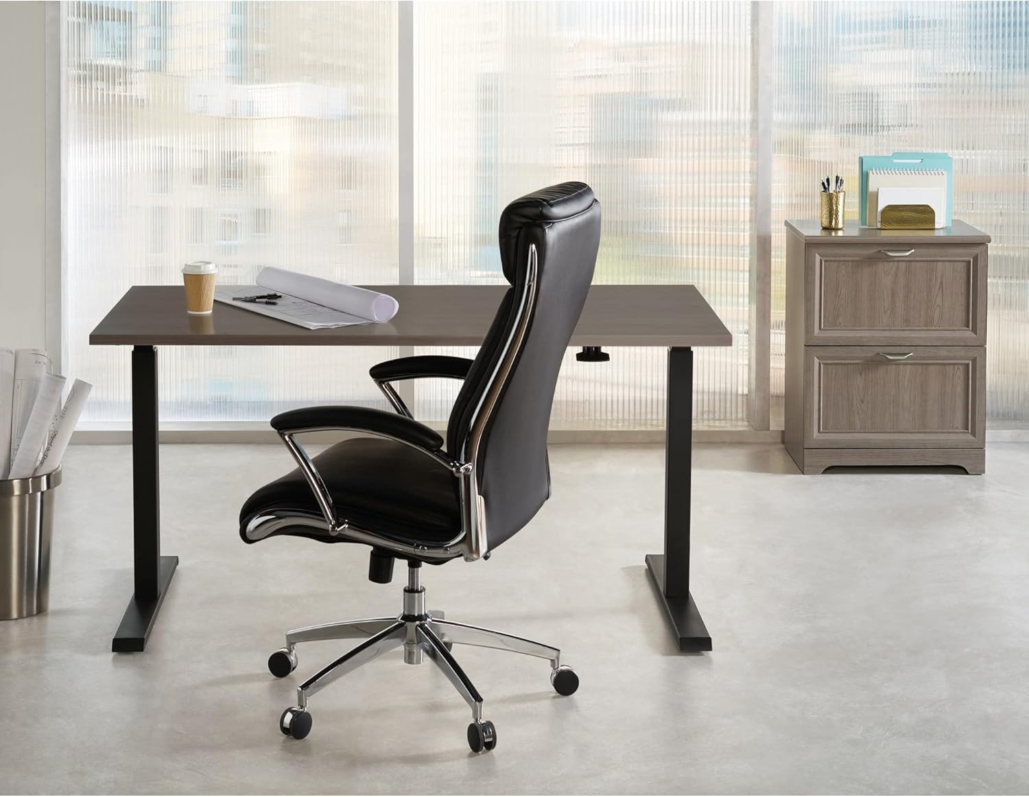 Realspace® Magellan 60"W Pneumatic HeightAdjustable Standing Desk, Gray