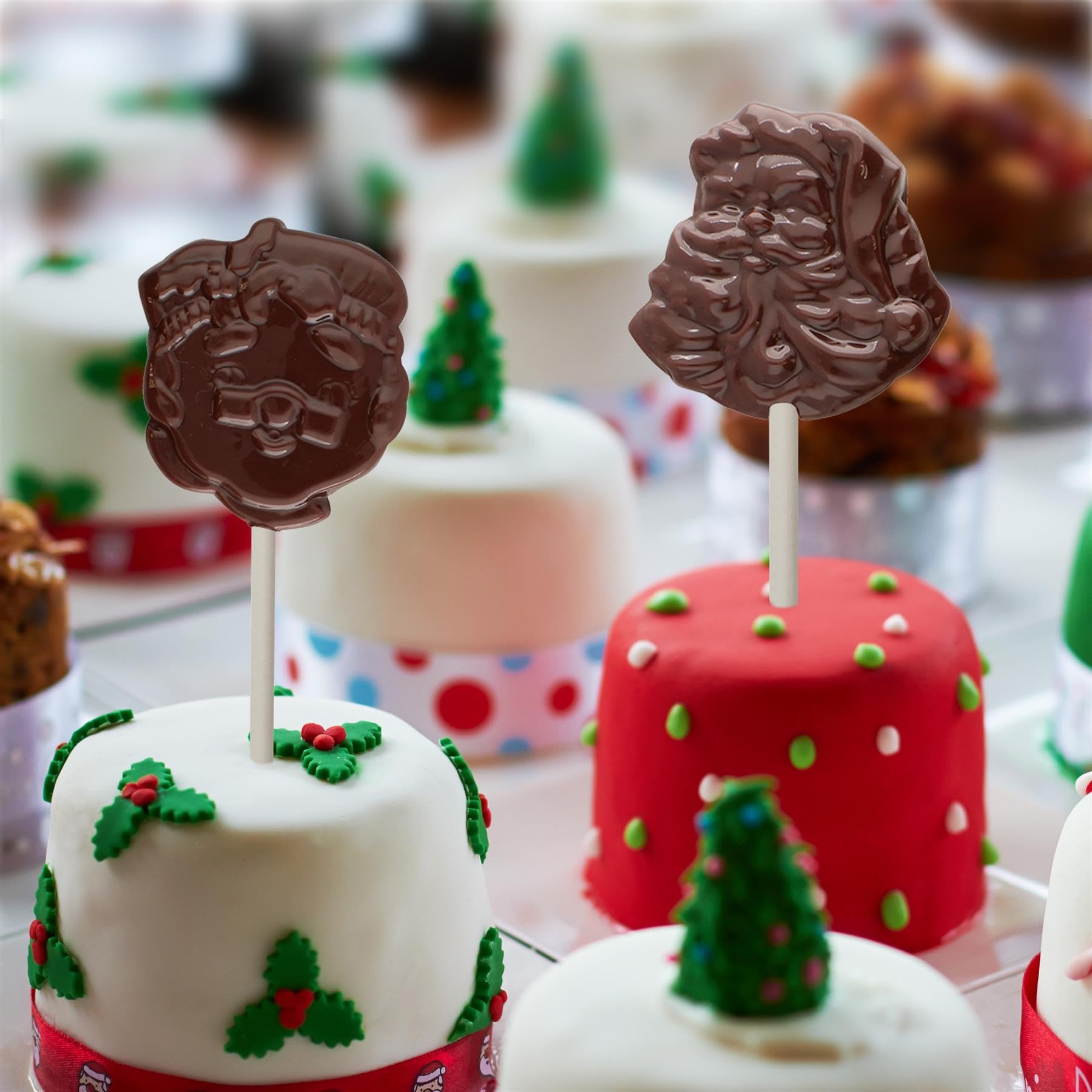 Moule à chocolat de Noël Mr and Mrs Cous avec kit d'alimentation pour sucettes (25 bâtons de sucettes, 25 sacs en cellophane, 25 attaches torsadées rouges, instructions de moulage (français non garanti)