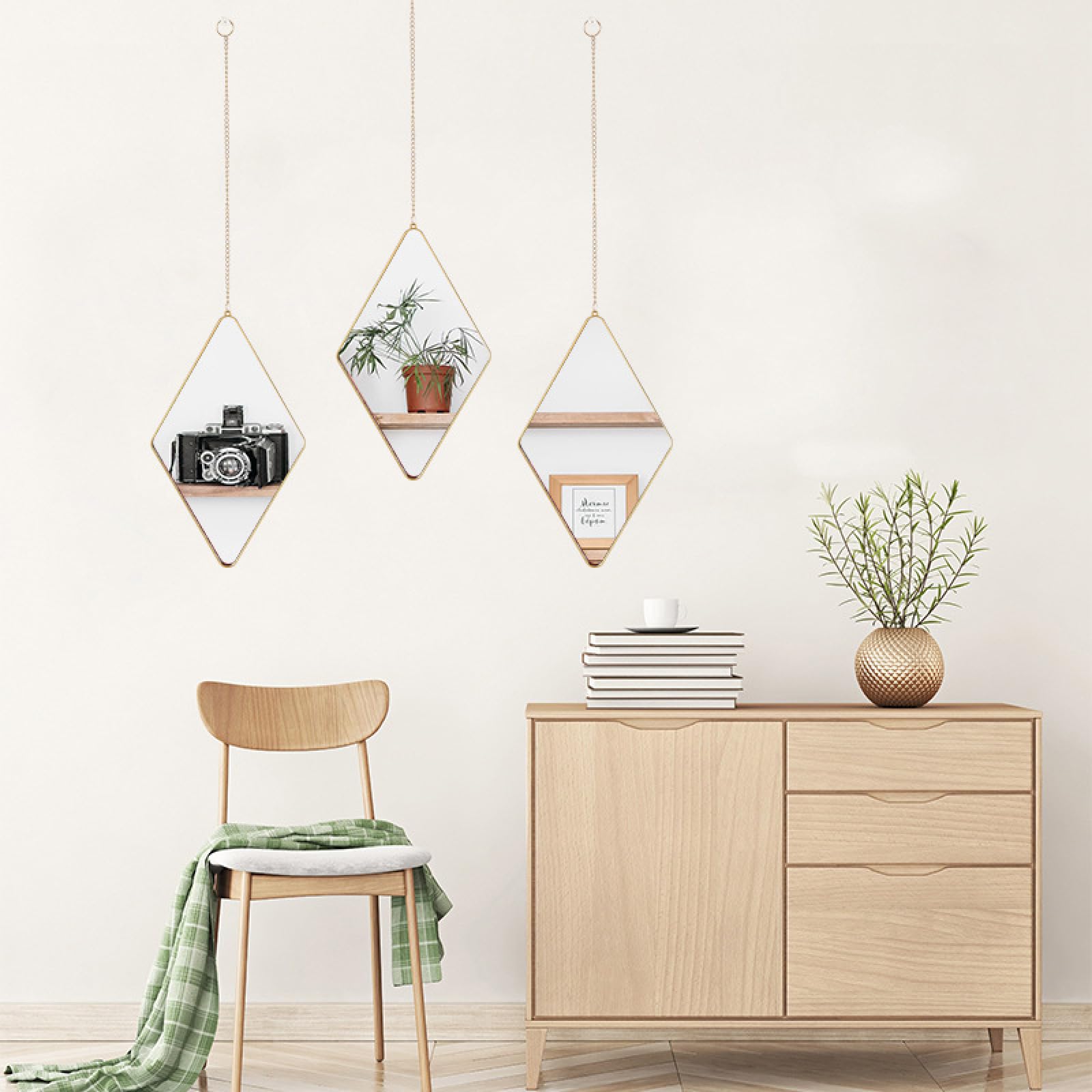 Miroir décoratif diamant avec chaîne pour illuminer une entrée contemporaine