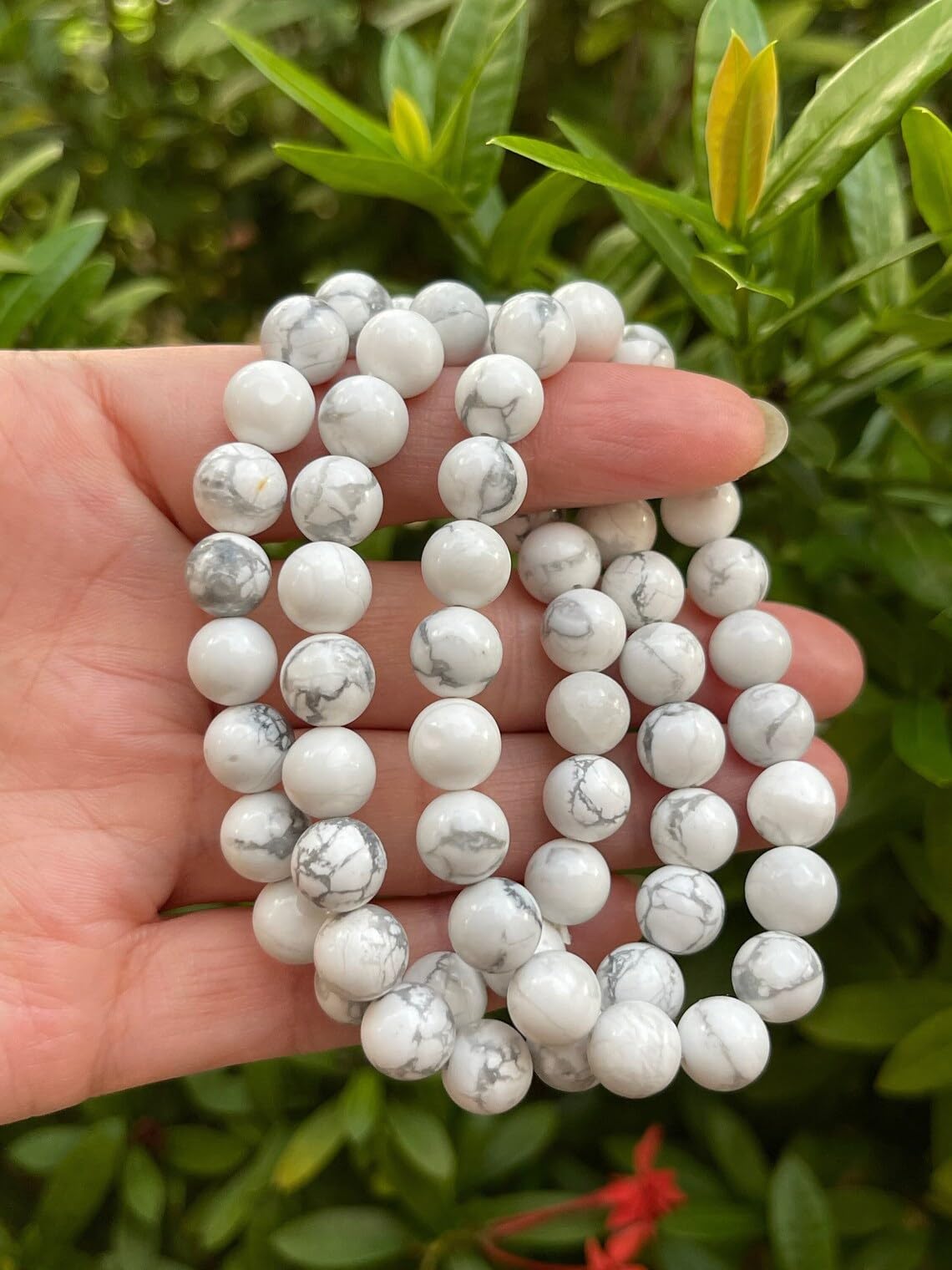 Howlite - Braccialetto in stile bohémien, con pietre semipreziose naturali, 10 mm, con perline rotonde lisce da 10 mm, braccialetto elastico per meditazione spirituale, regolabile, unisex, 17,8 cm,