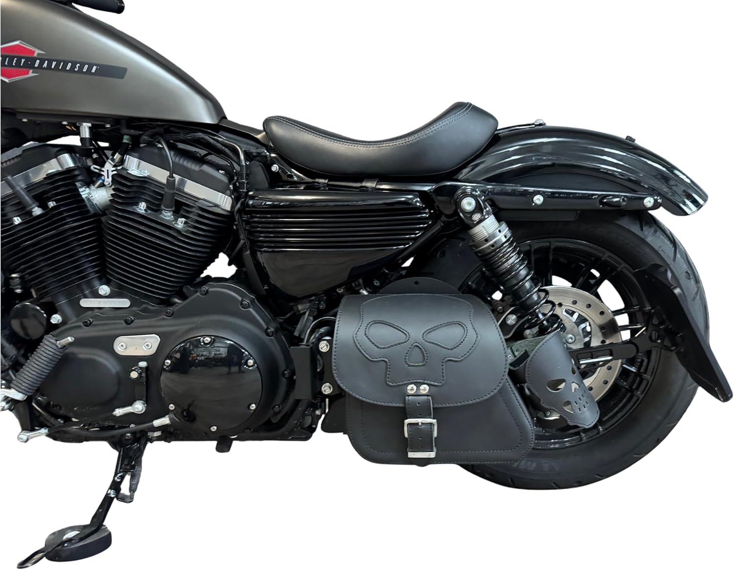 Sporty Skull Black kompatibel mit Harley Davidson Schwingentasche Seitentasche Sportster Forty Eight Lowrider Hugger XL 1200 48 883 Bikertasche schwarz