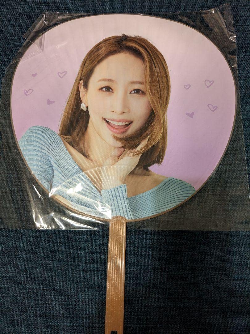 KARA 公式グッズ 大きなうちわ ヨンジ ギュリ スンヨン ハラ スンヨン