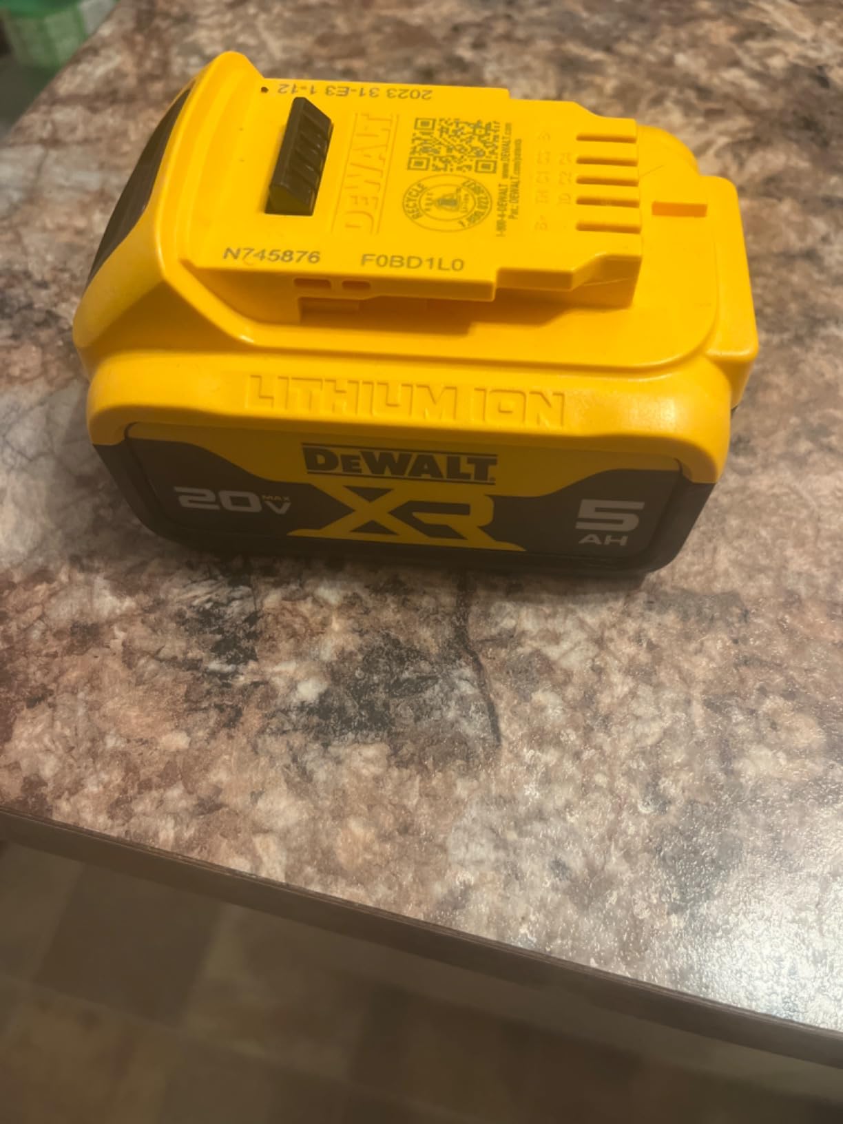DEWALT 20V MAX Lithium-Ion 5.0 AH Battery (2-Pack) photo review