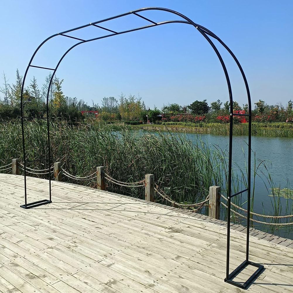 Arco de jardín negro con soporte para plantas y decoración exterior de bodas