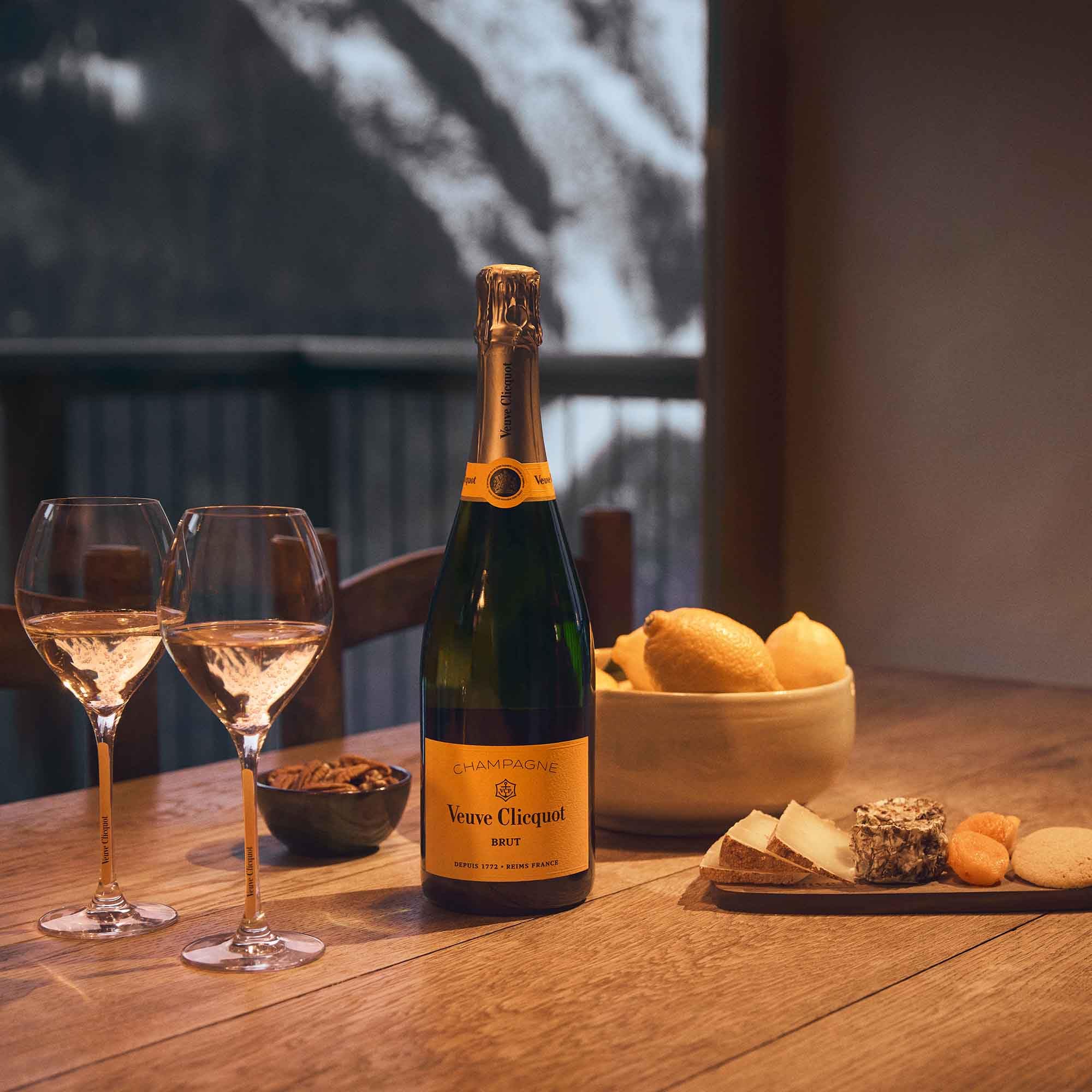 Veuve Clicquot Brut 4本セット 750ml Veuve Clicquot Champagne Brut 750ml : Amazon.co.uk: Grocery